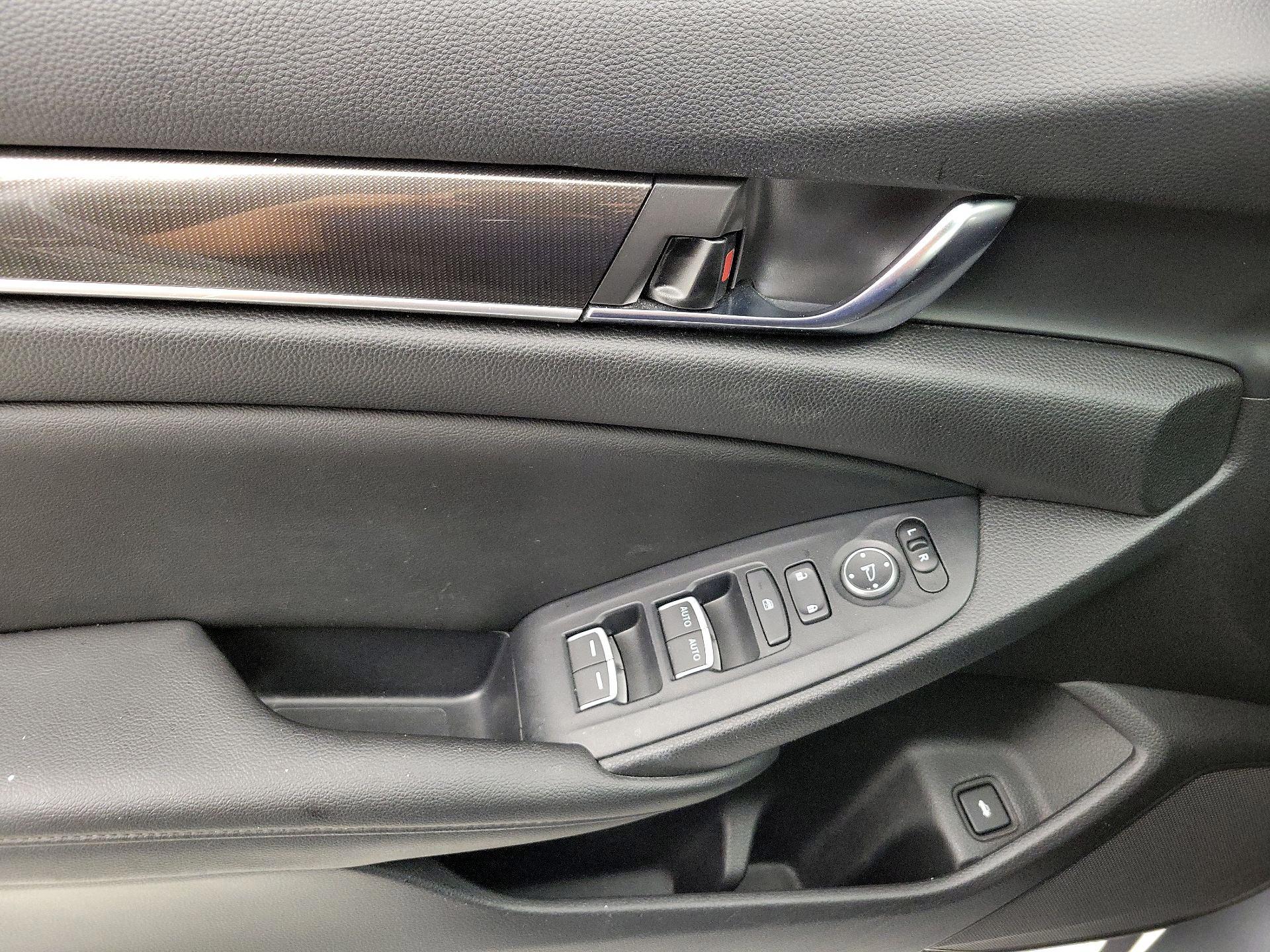 Thumbnail: 2019 Honda Accord - 12