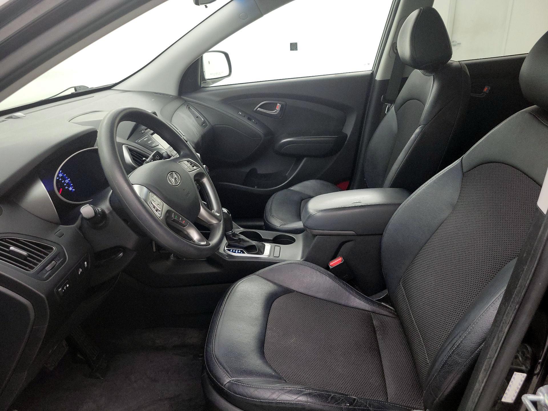 Thumbnail: 2015 Hyundai Tucson - 11