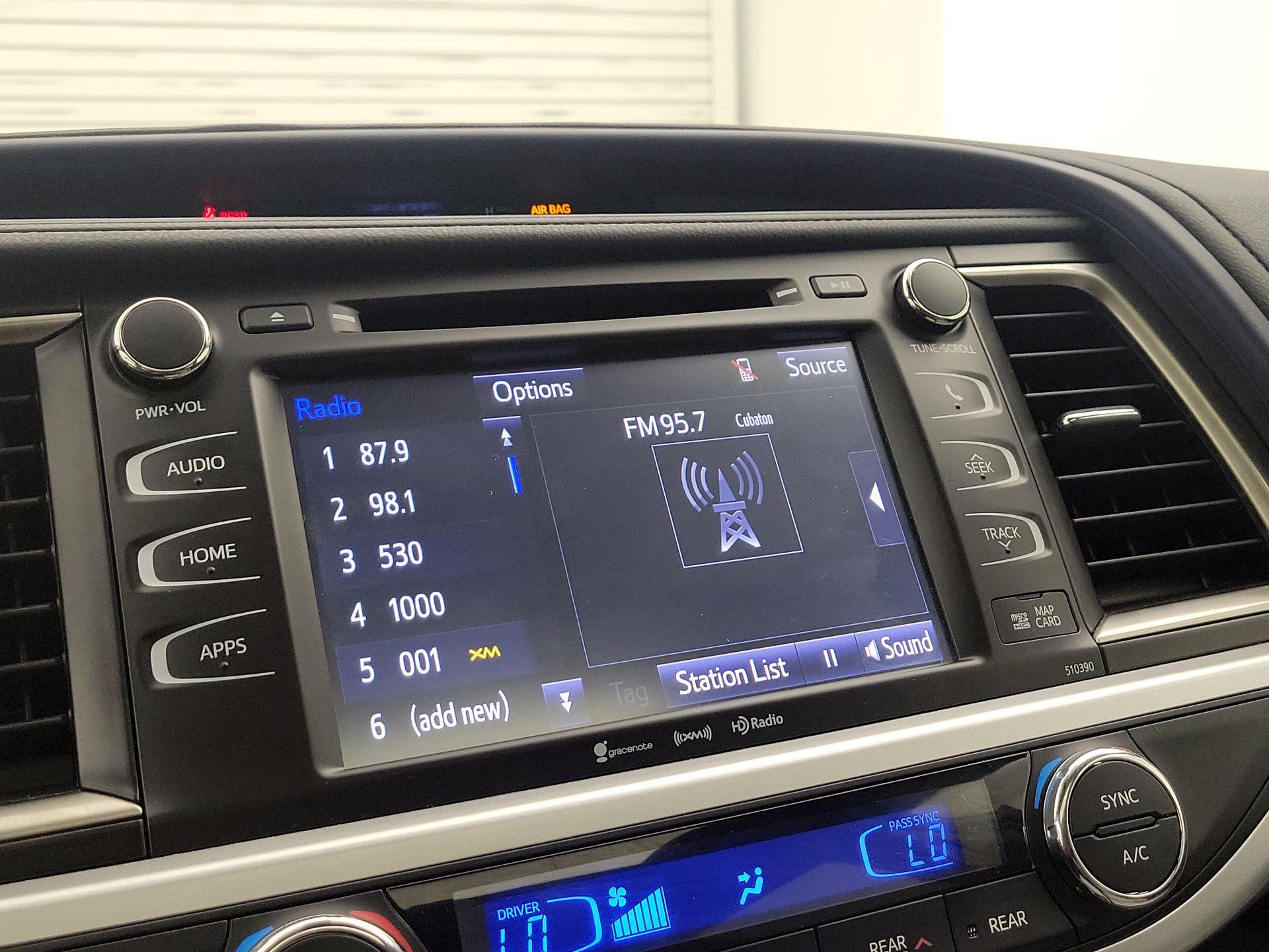 Thumbnail: 2019 Toyota Highlander - 16
