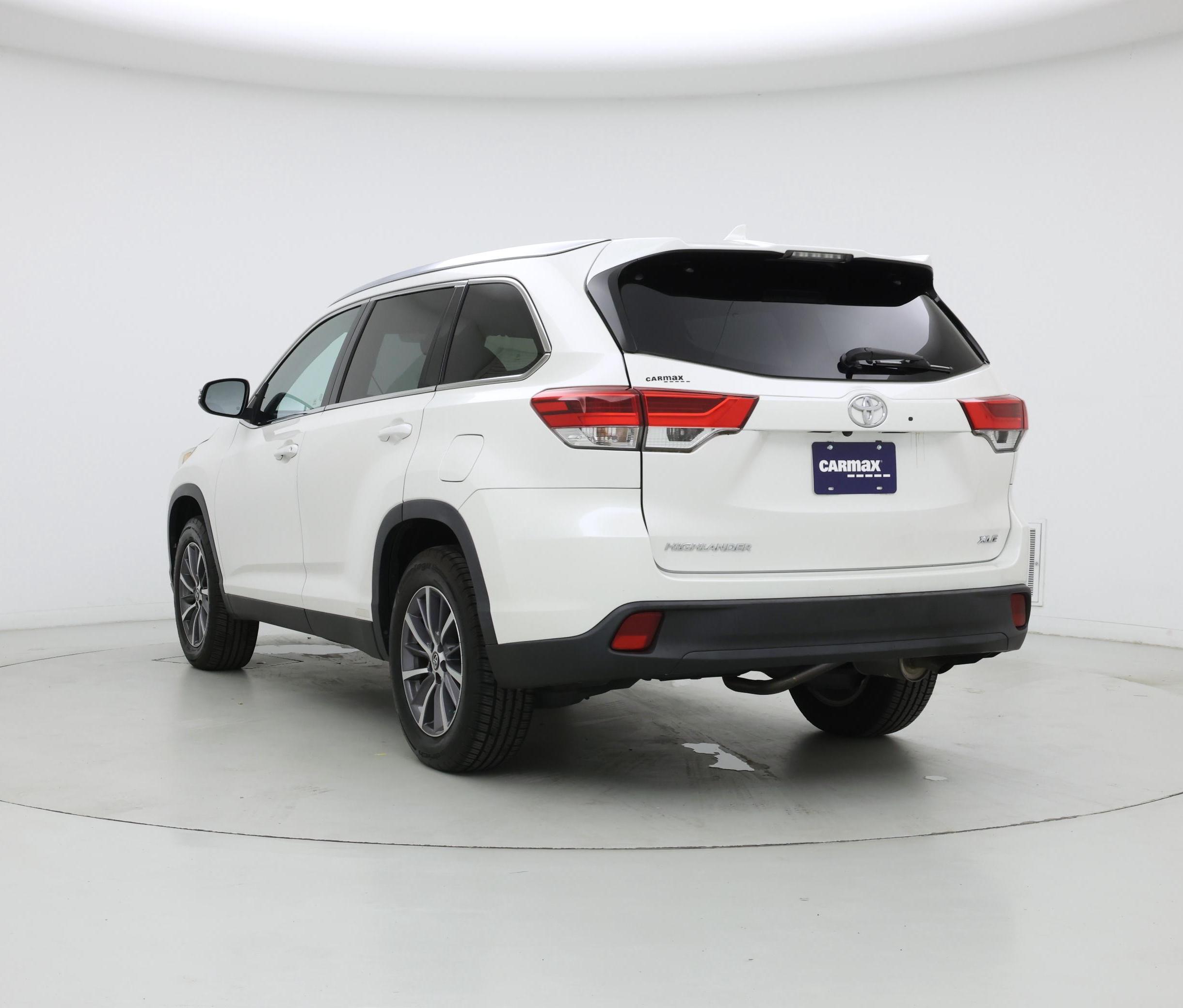 Thumbnail: 2019 Toyota Highlander - 2