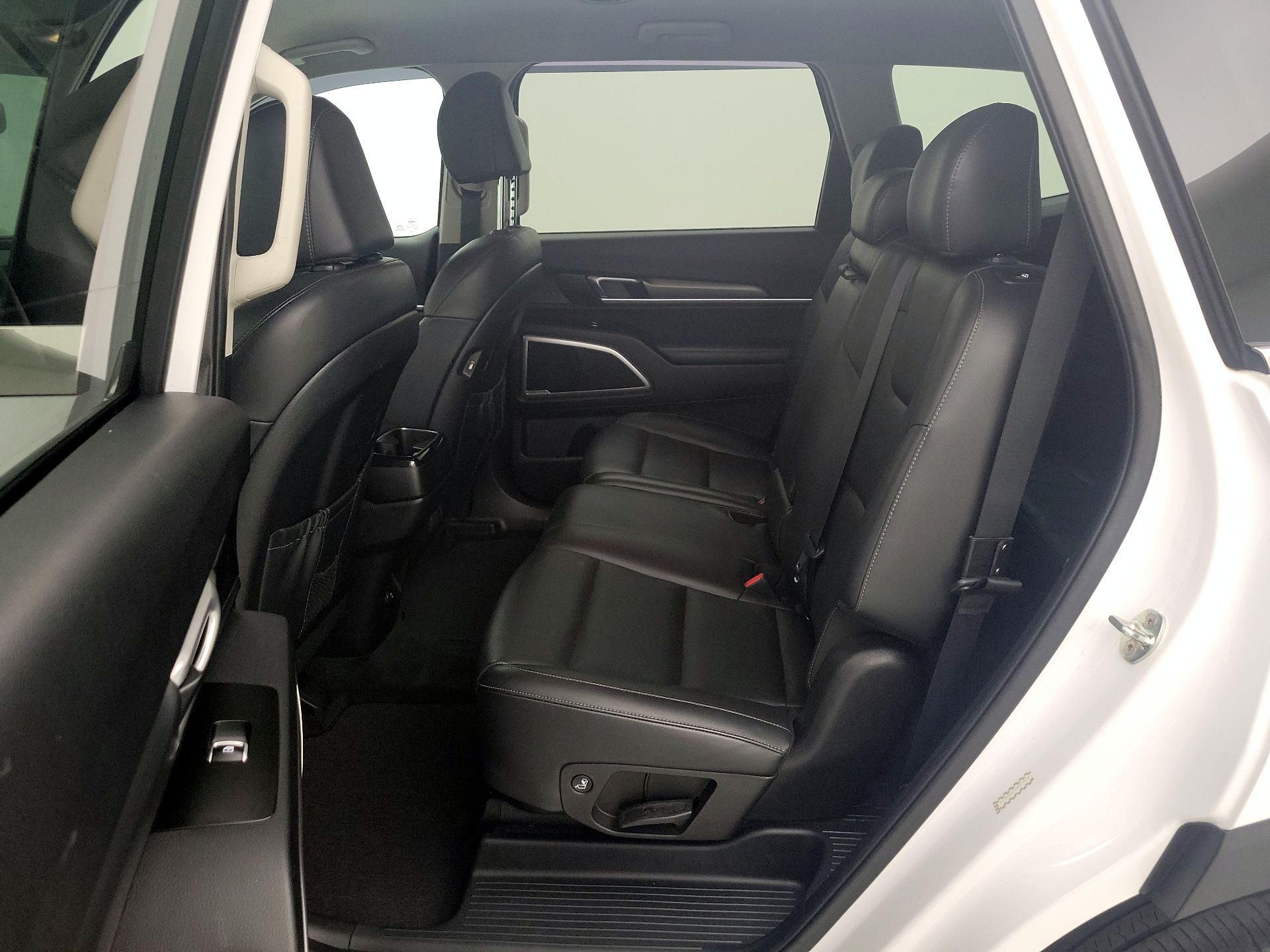 Thumbnail: 2022 Kia Telluride - 19
