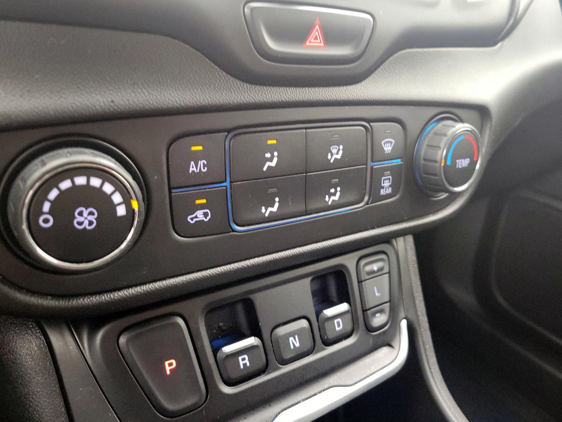 Thumbnail: 2020 GMC Terrain - 16