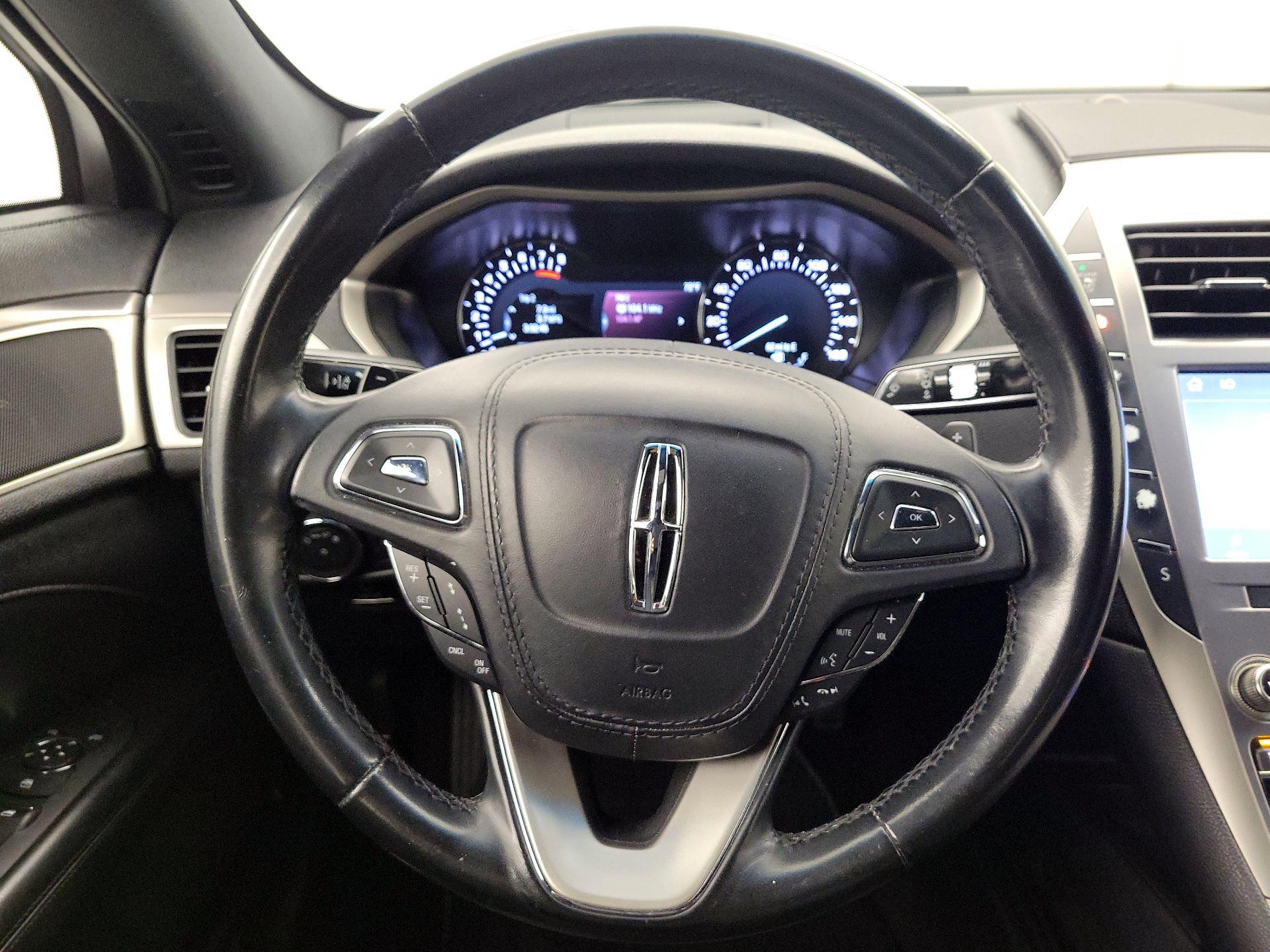 Thumbnail: 2020 Lincoln MKZ - 10