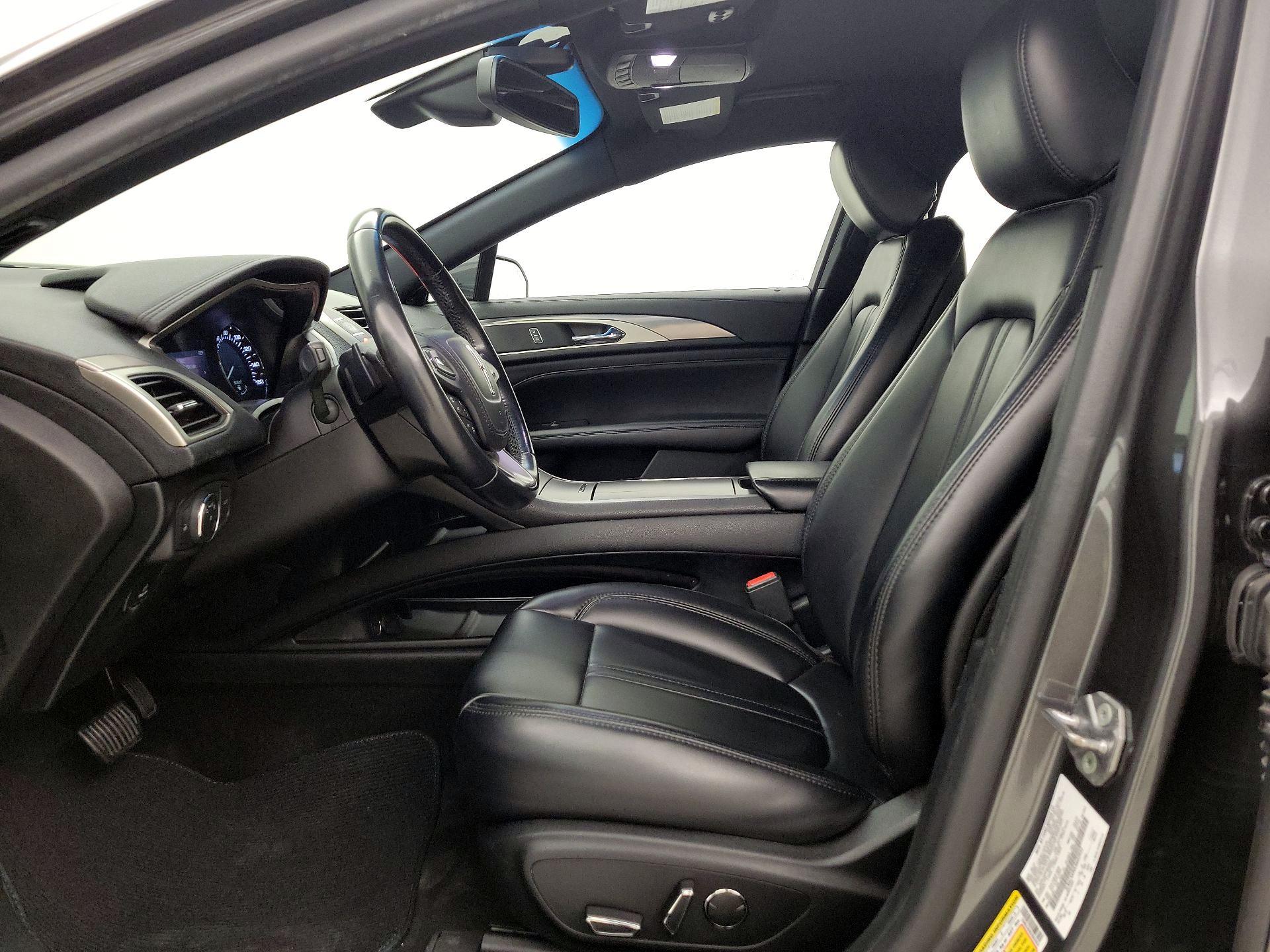 Thumbnail: 2020 Lincoln MKZ - 11