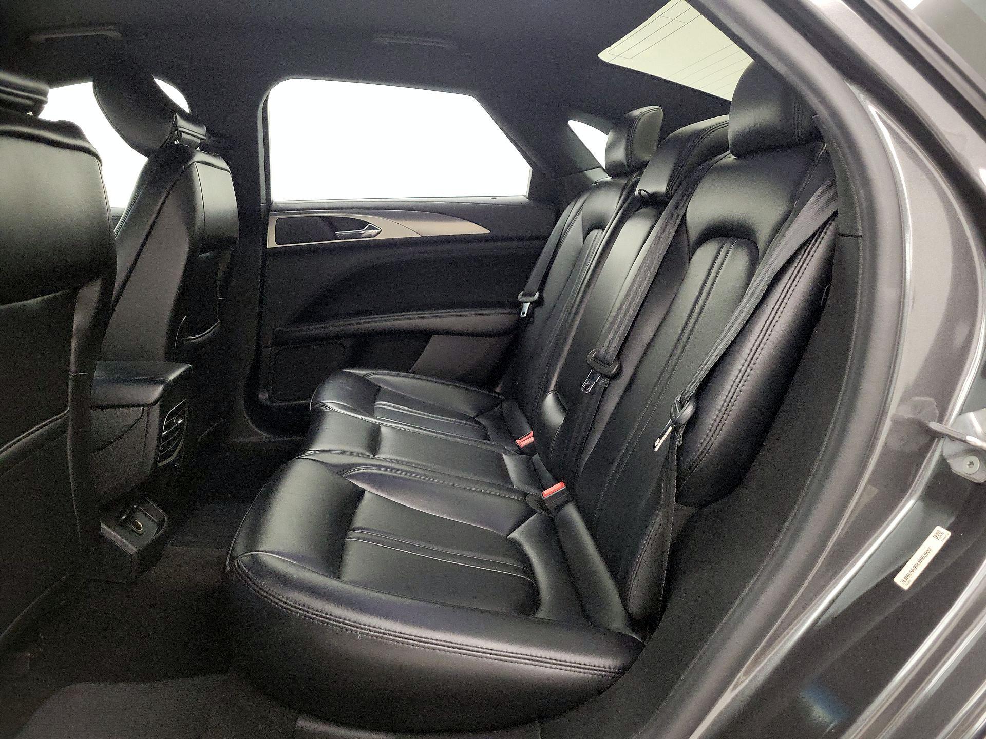 Thumbnail: 2020 Lincoln MKZ - 19
