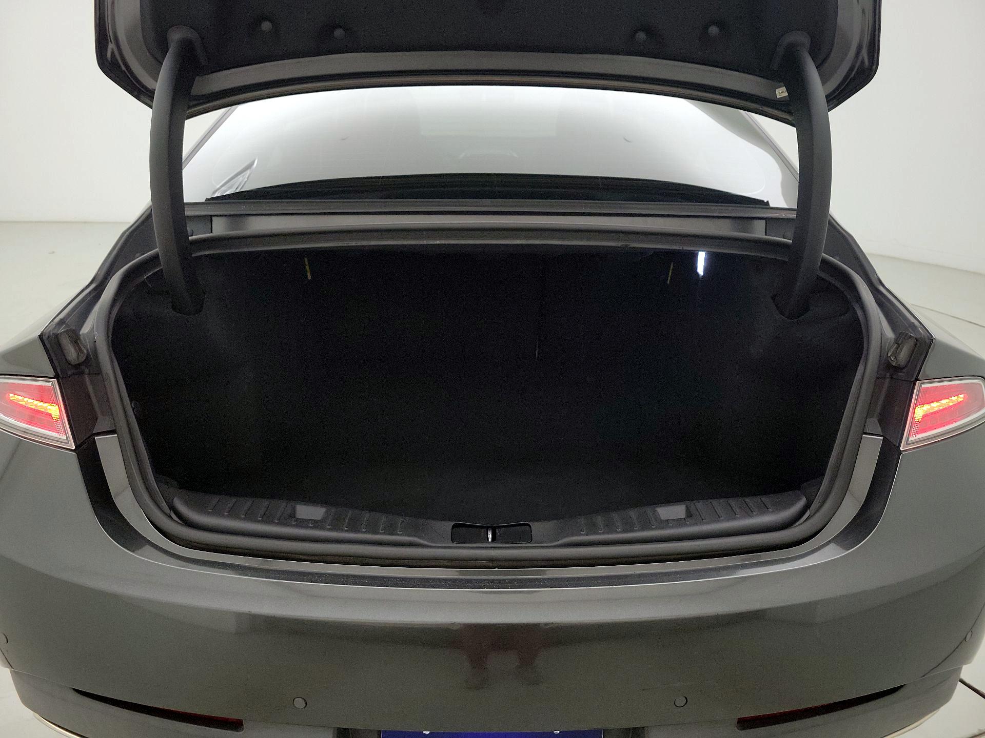 Thumbnail: 2020 Lincoln MKZ - 20