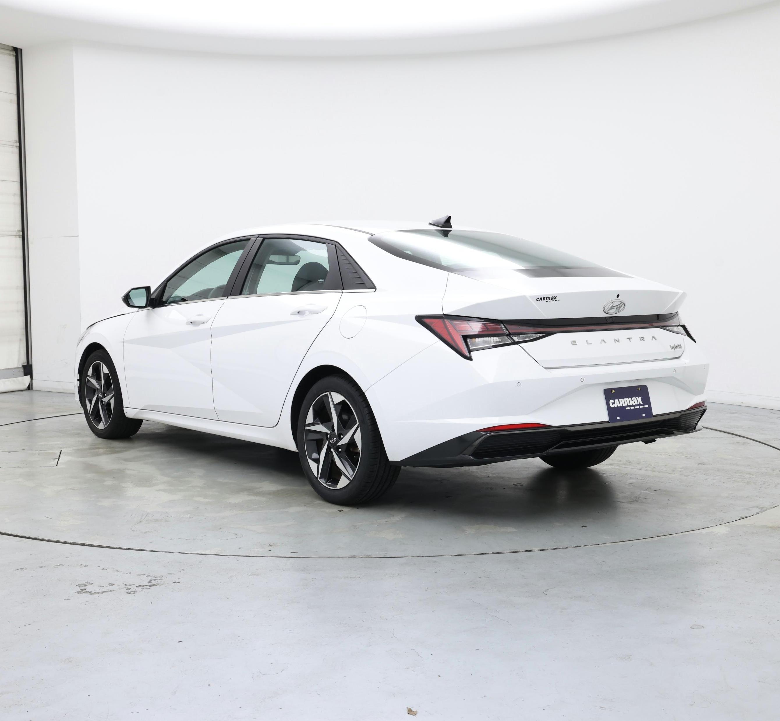 Thumbnail: 2022 Hyundai Elantra - 2