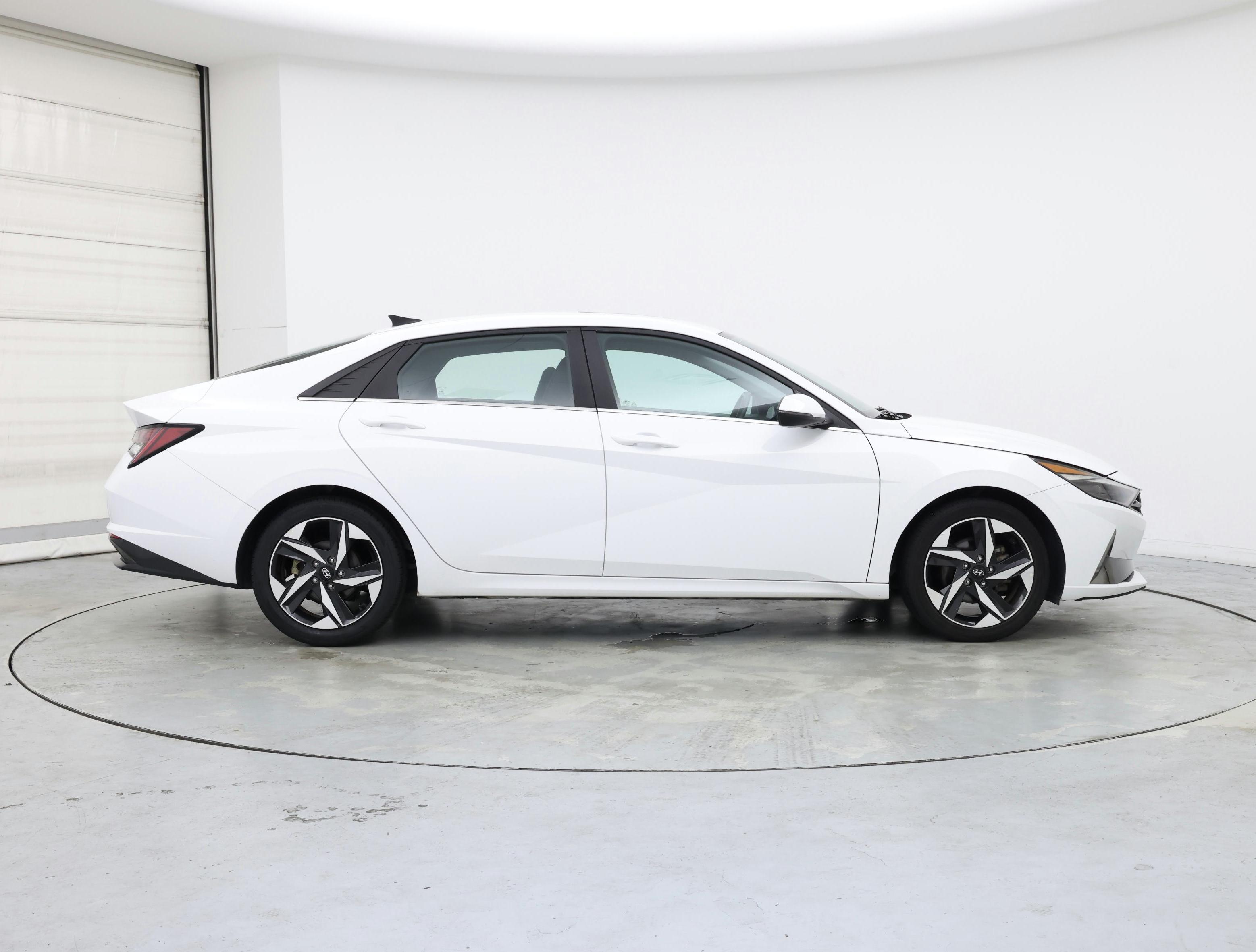 Thumbnail: 2022 Hyundai Elantra - 7