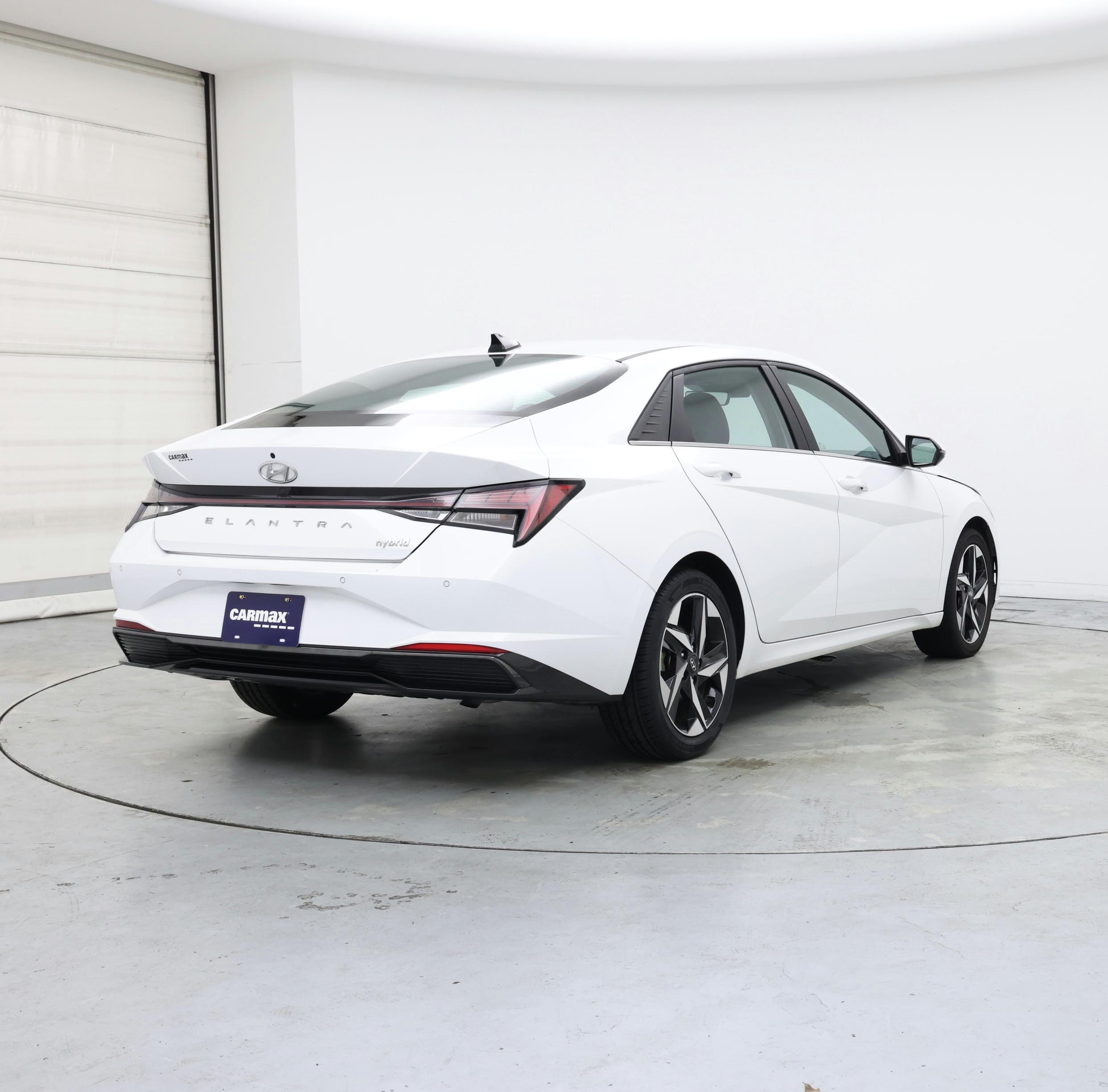 Thumbnail: 2022 Hyundai Elantra - 8