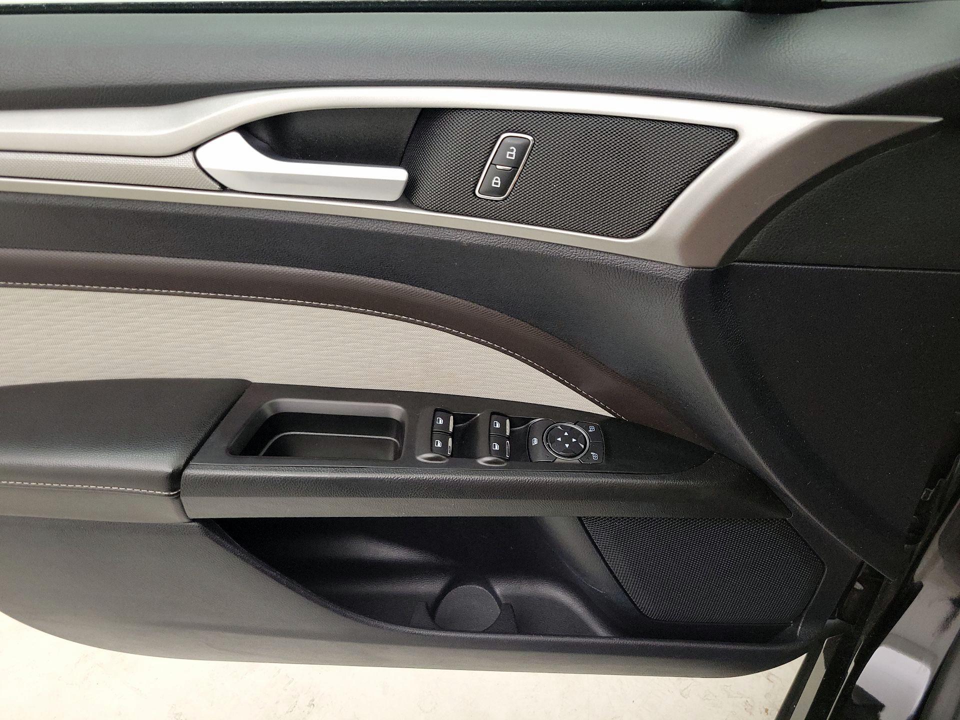 Thumbnail: 2020 Ford Fusion - 12