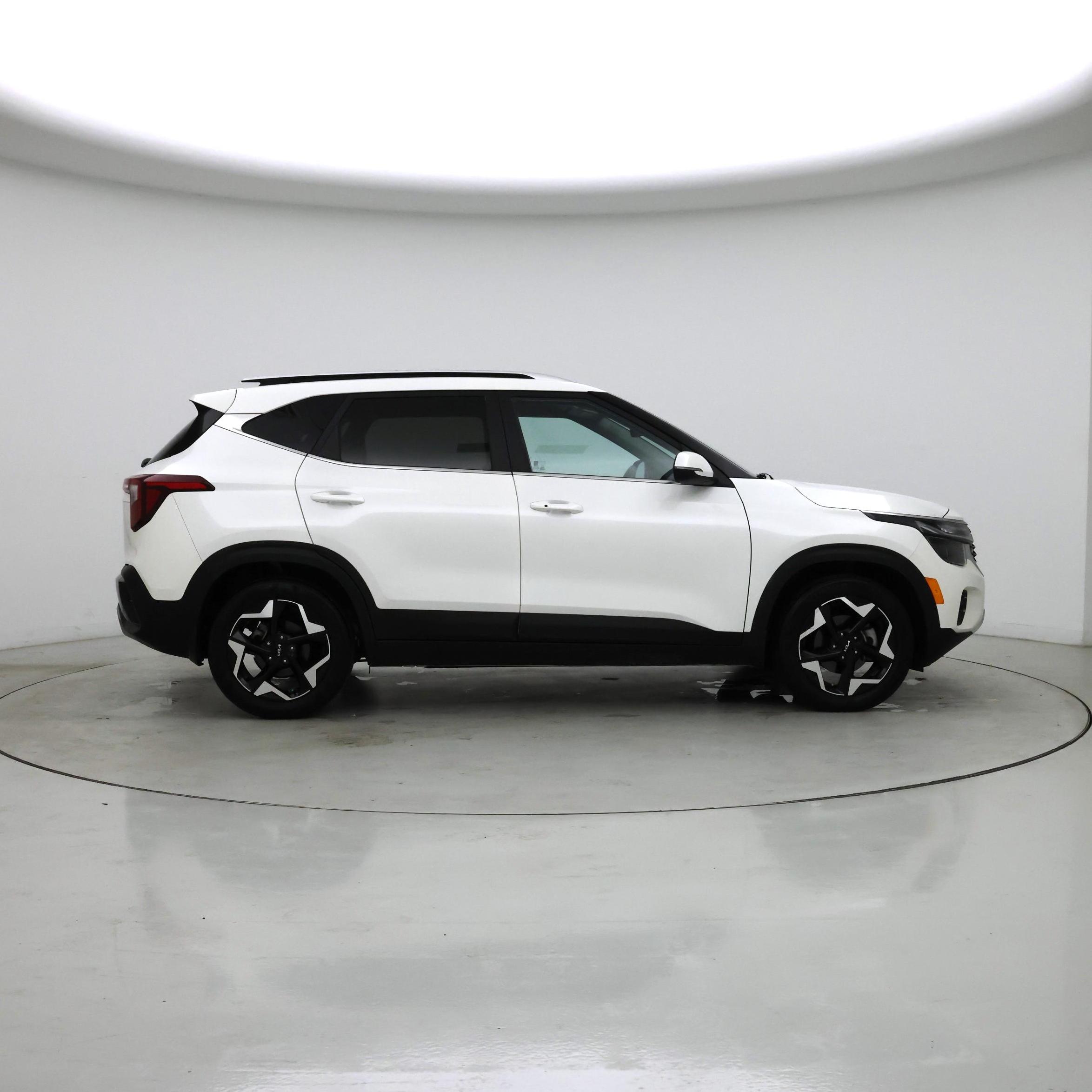 Thumbnail: 2024 Kia Seltos - 7