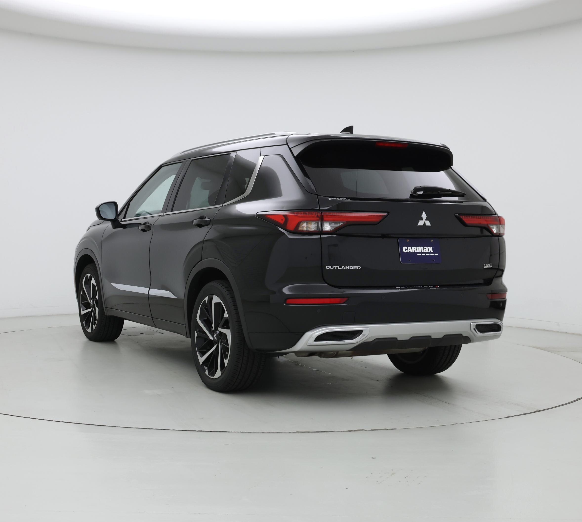 Thumbnail: 2022 Mitsubishi Outlander - 2
