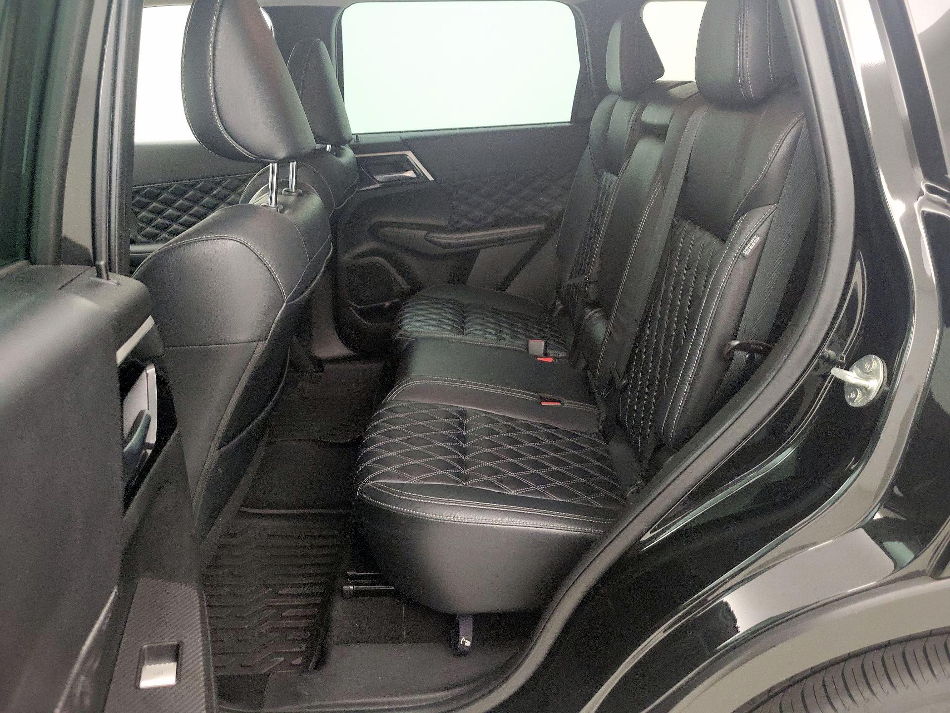 Thumbnail: 2022 Mitsubishi Outlander - 19