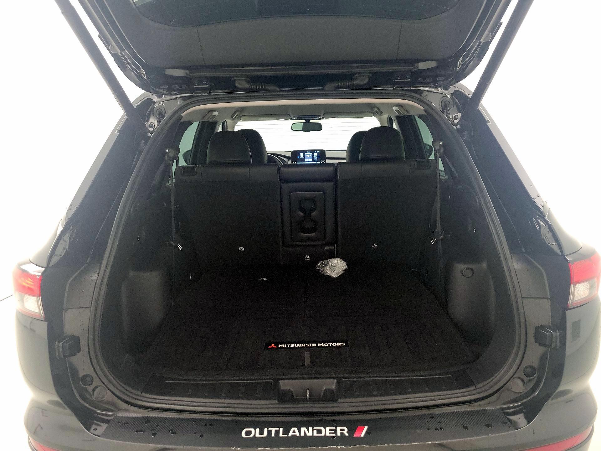 Thumbnail: 2022 Mitsubishi Outlander - 20