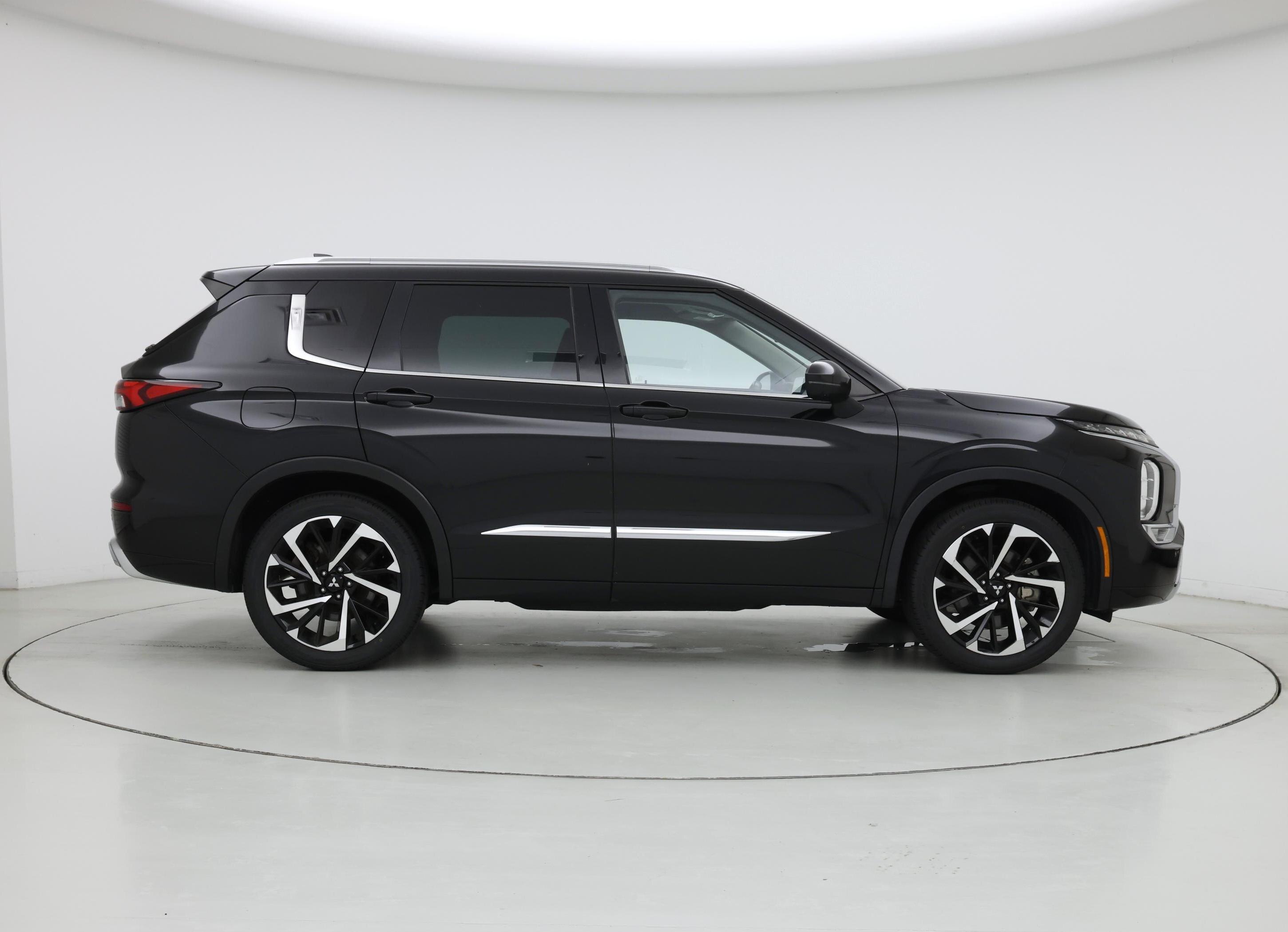 Thumbnail: 2022 Mitsubishi Outlander - 7