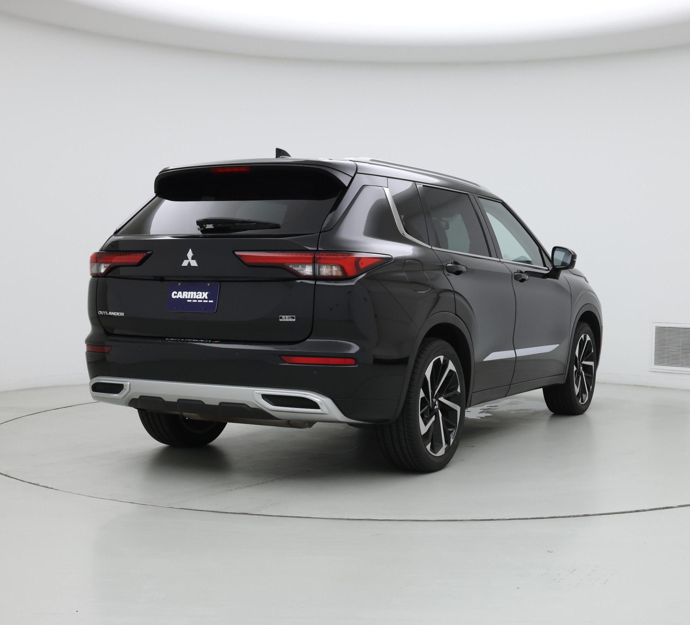 Thumbnail: 2022 Mitsubishi Outlander - 8