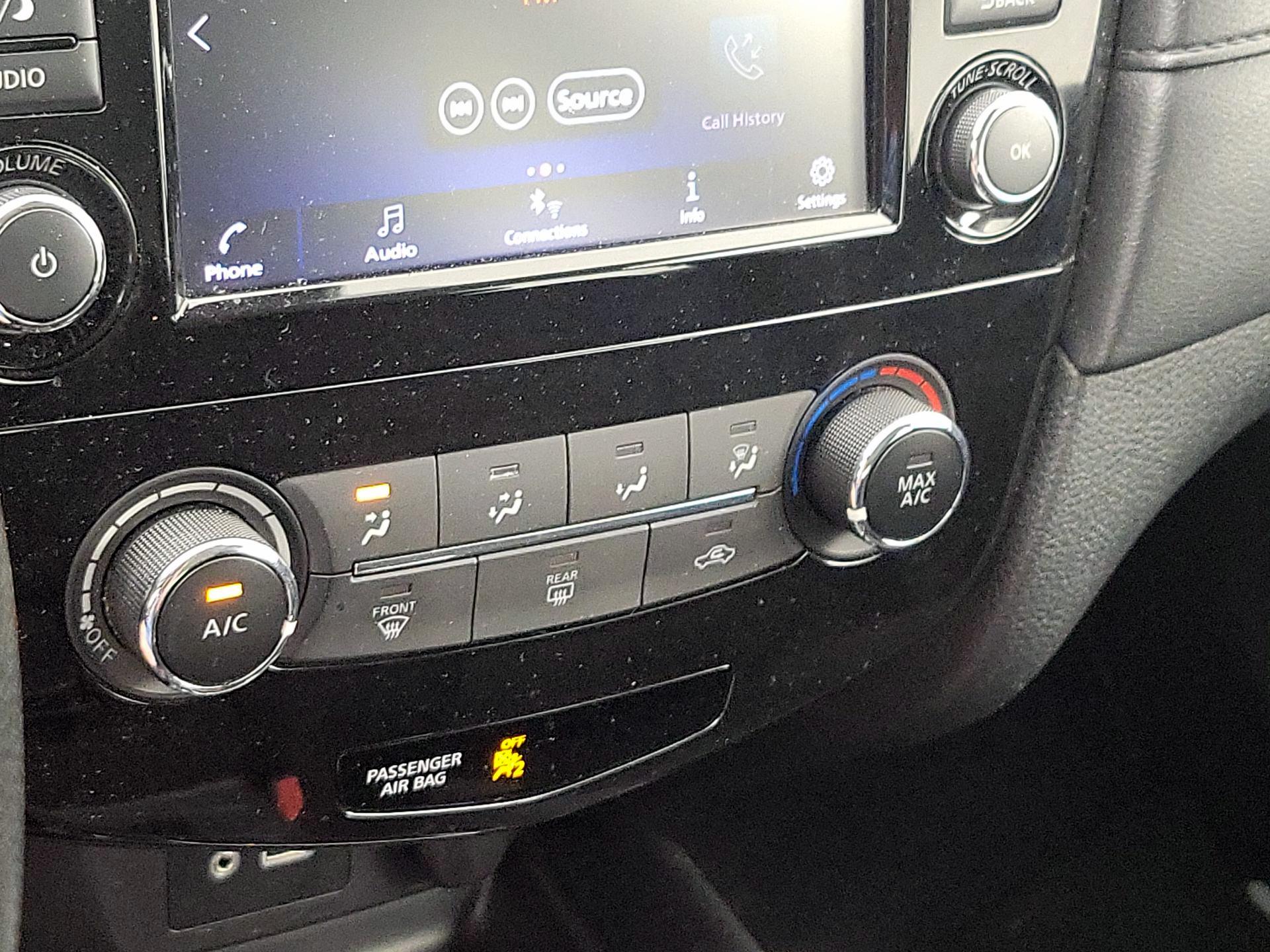 Thumbnail: 2019 Nissan Rogue - 16