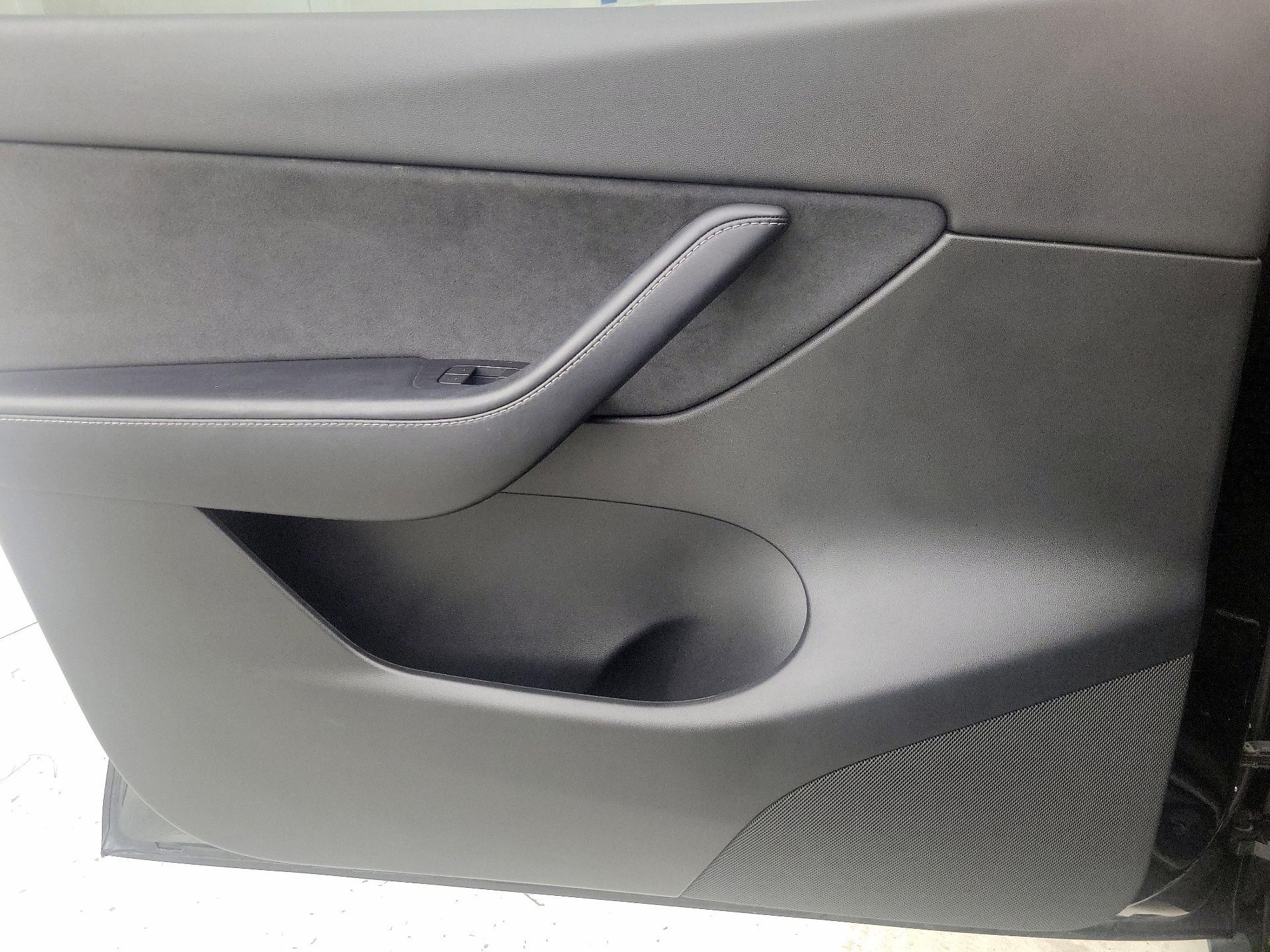 Thumbnail: 2022 Tesla Model Y - 12