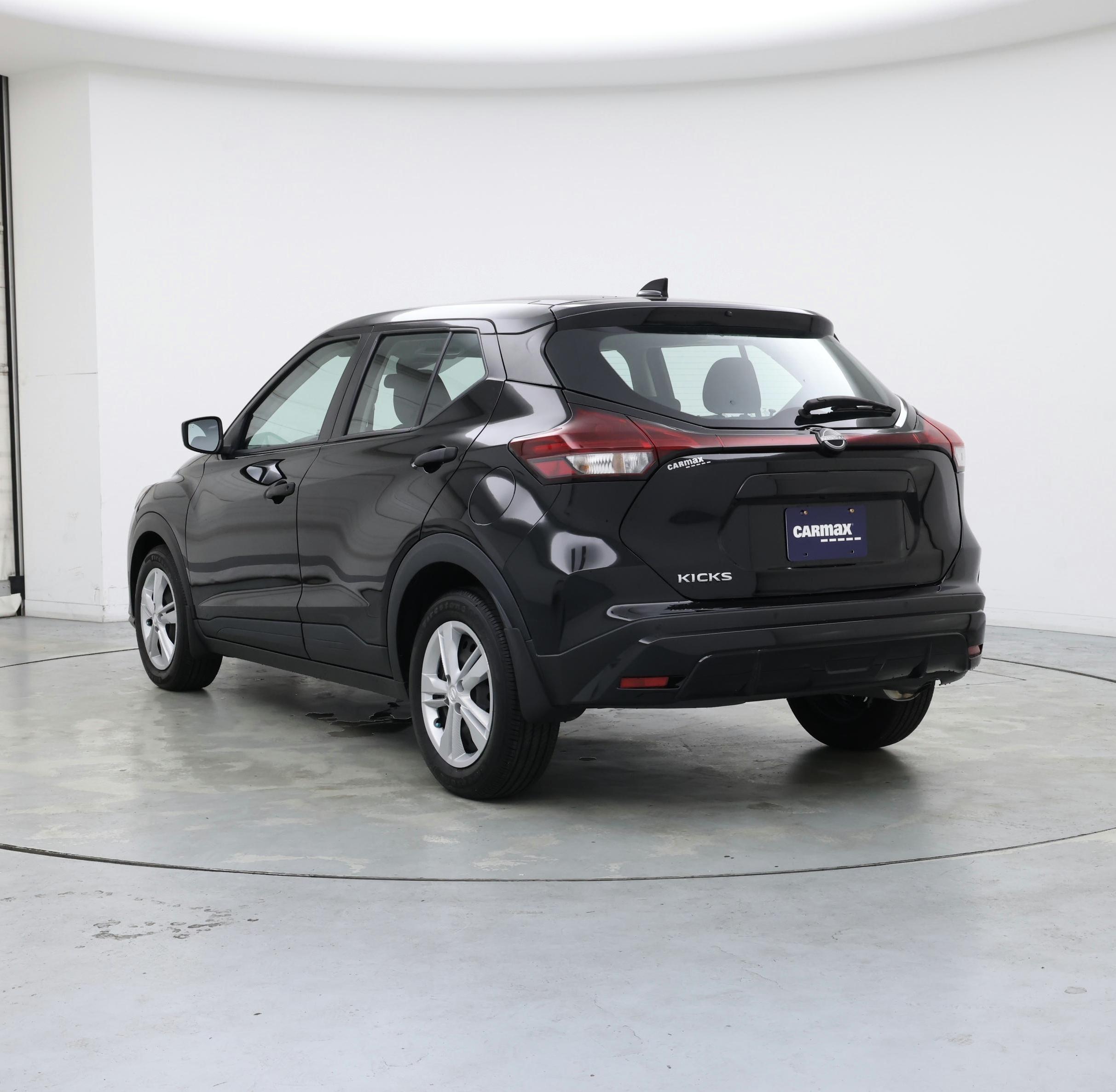 Thumbnail: 2023 Nissan Kicks - 2