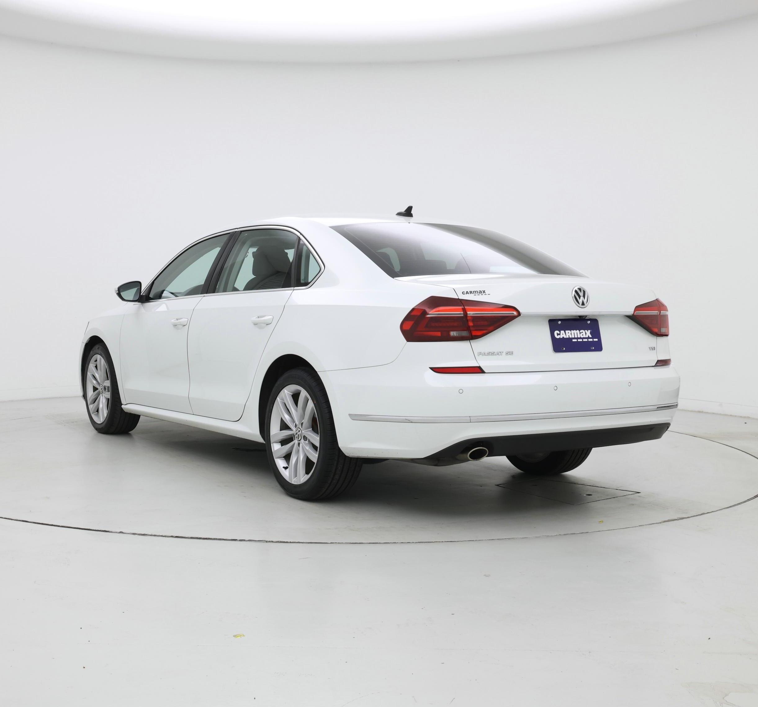 Thumbnail: 2018 Volkswagen Passat - 2