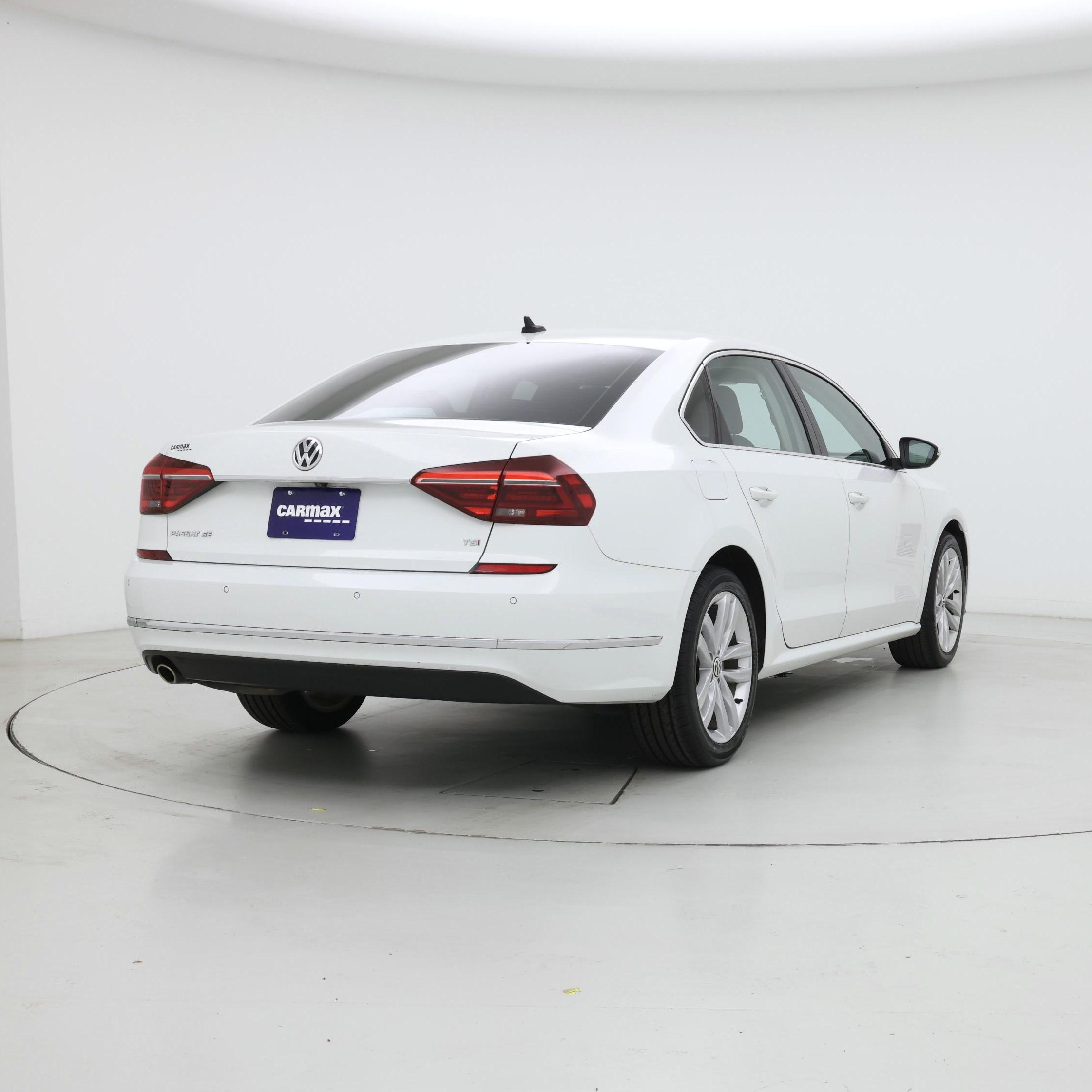 Thumbnail: 2018 Volkswagen Passat - 8