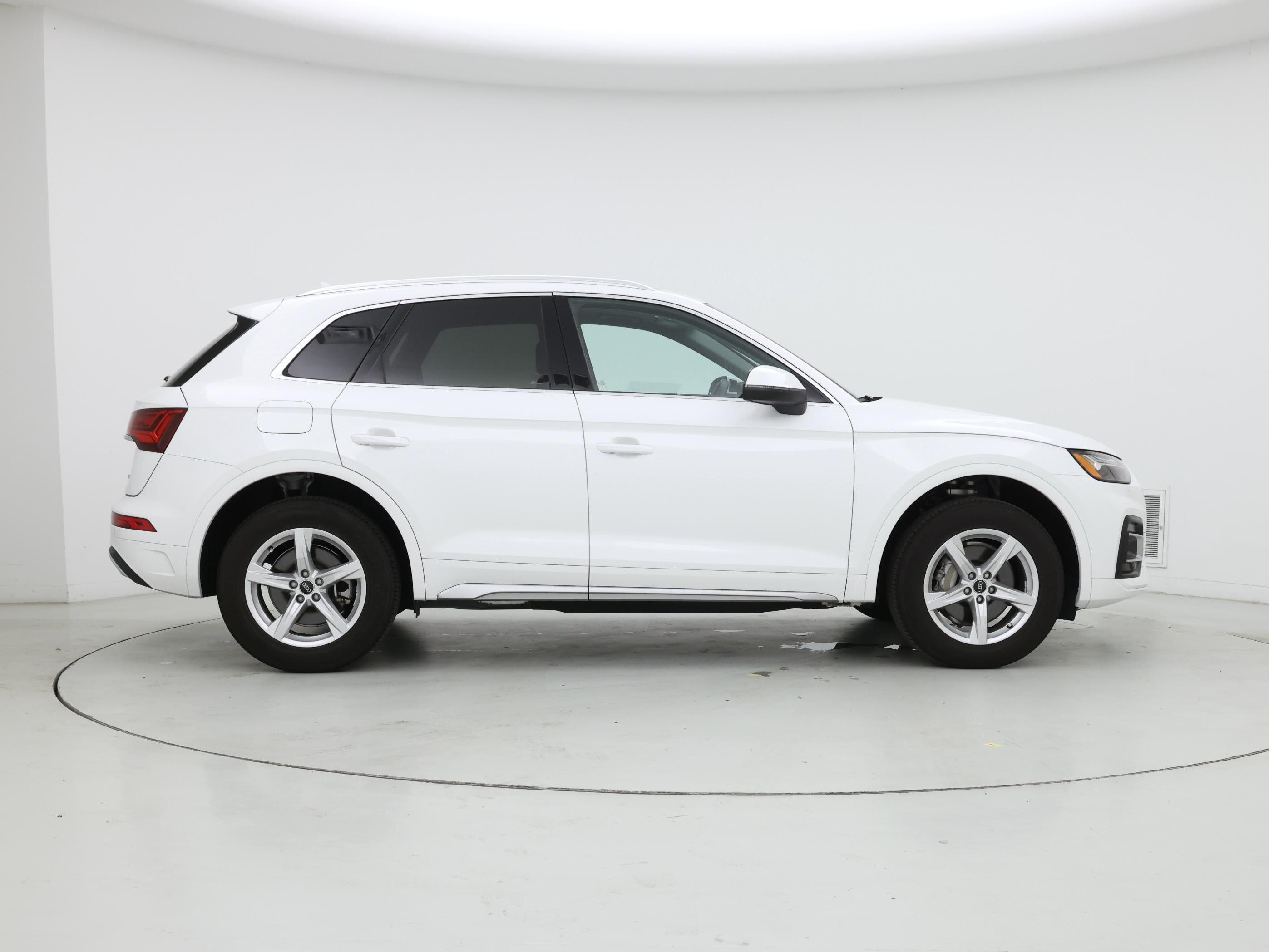 Thumbnail: 2023 Audi Q5 - 7