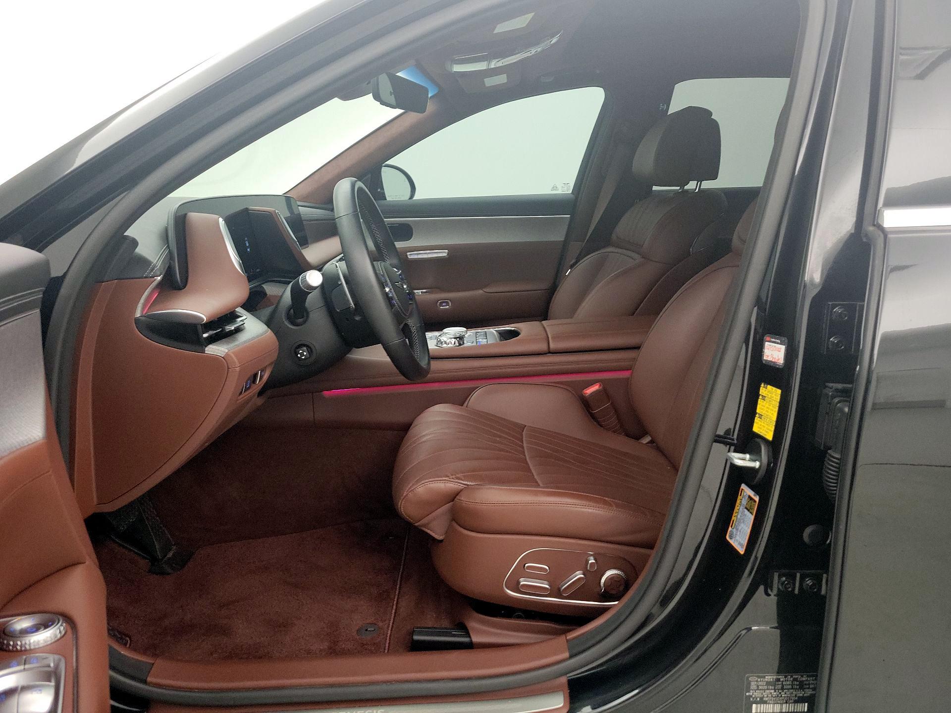 Thumbnail: 2023 Genesis G90 - 11