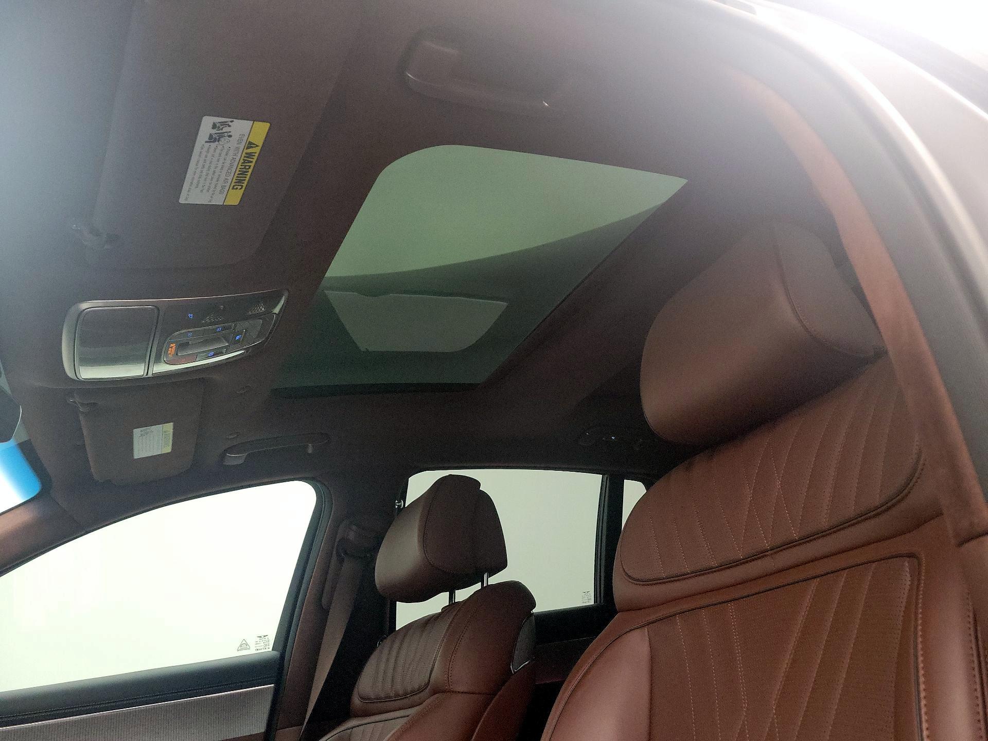 Thumbnail: 2023 Genesis G90 - 18