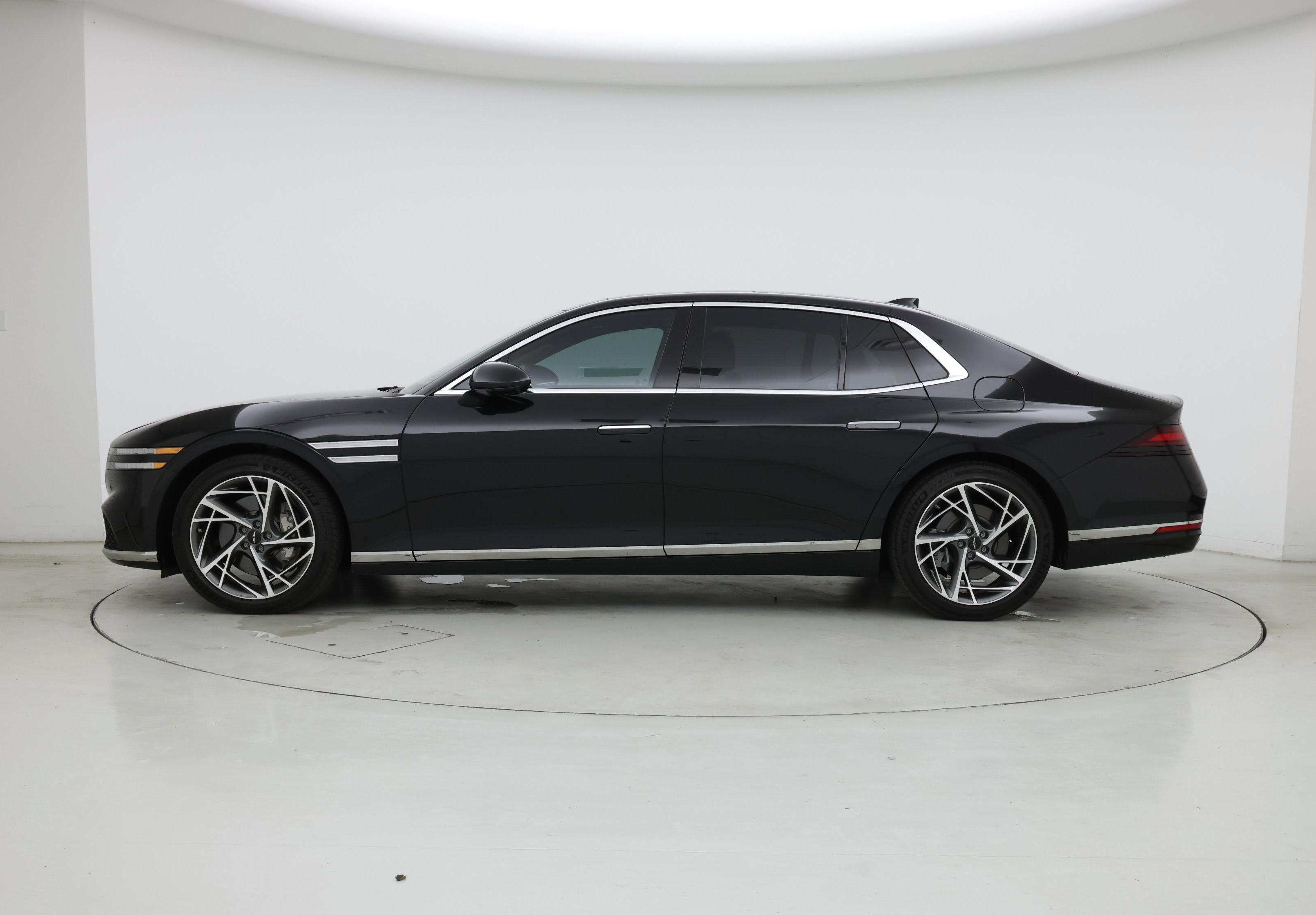 Thumbnail: 2023 Genesis G90 - 3