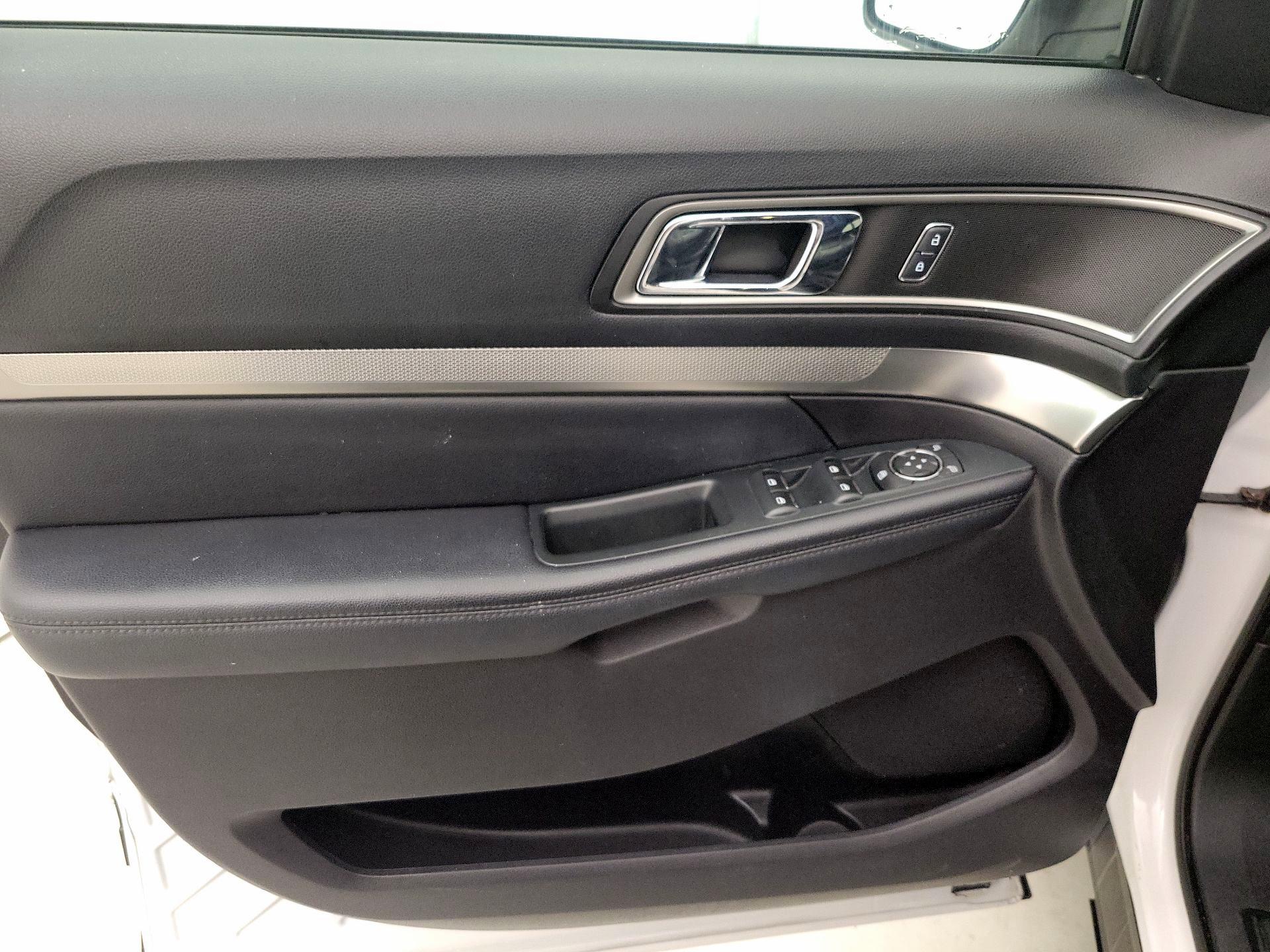 Thumbnail: 2019 Ford Explorer - 12