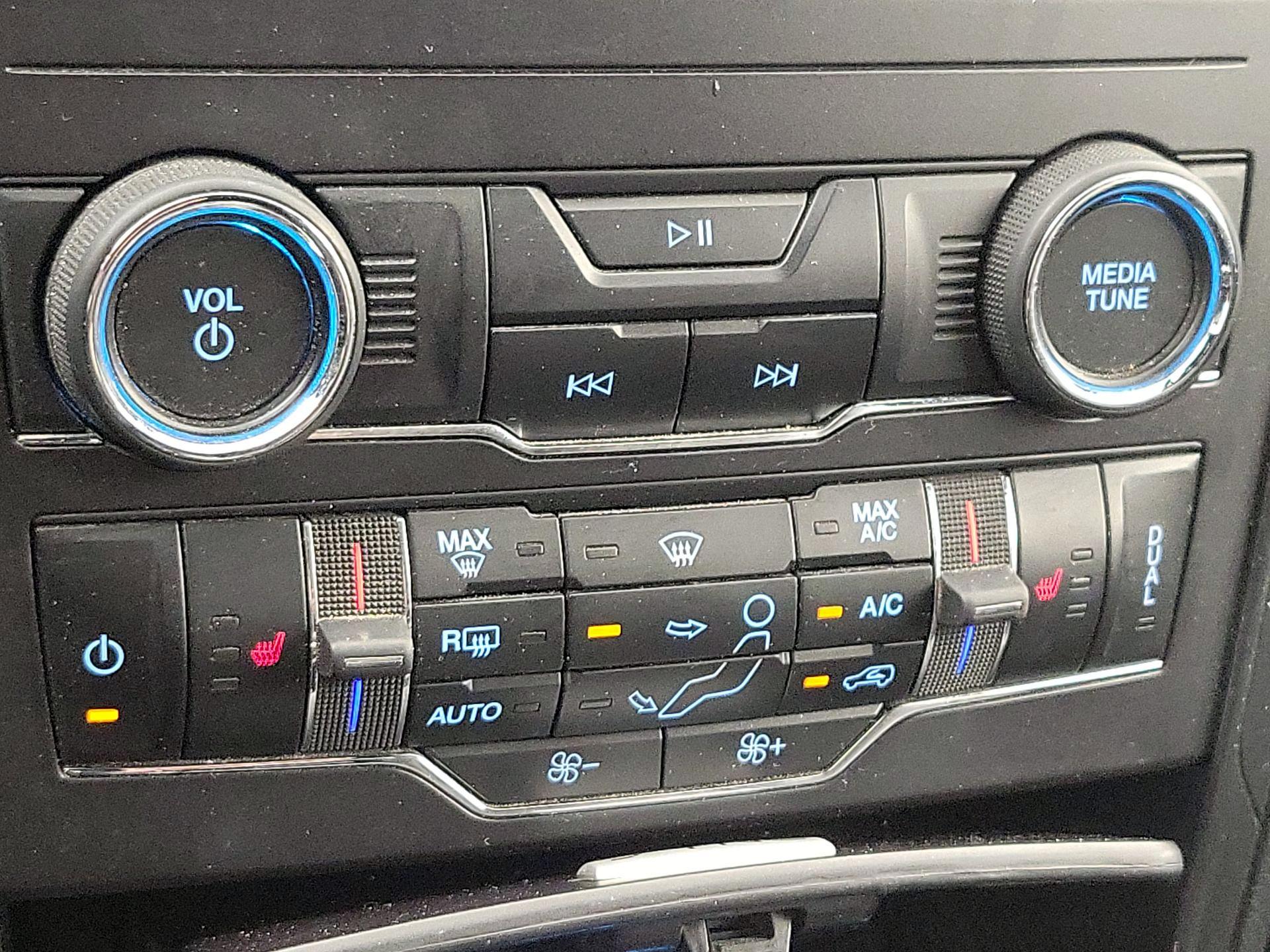 Thumbnail: 2019 Ford Explorer - 17