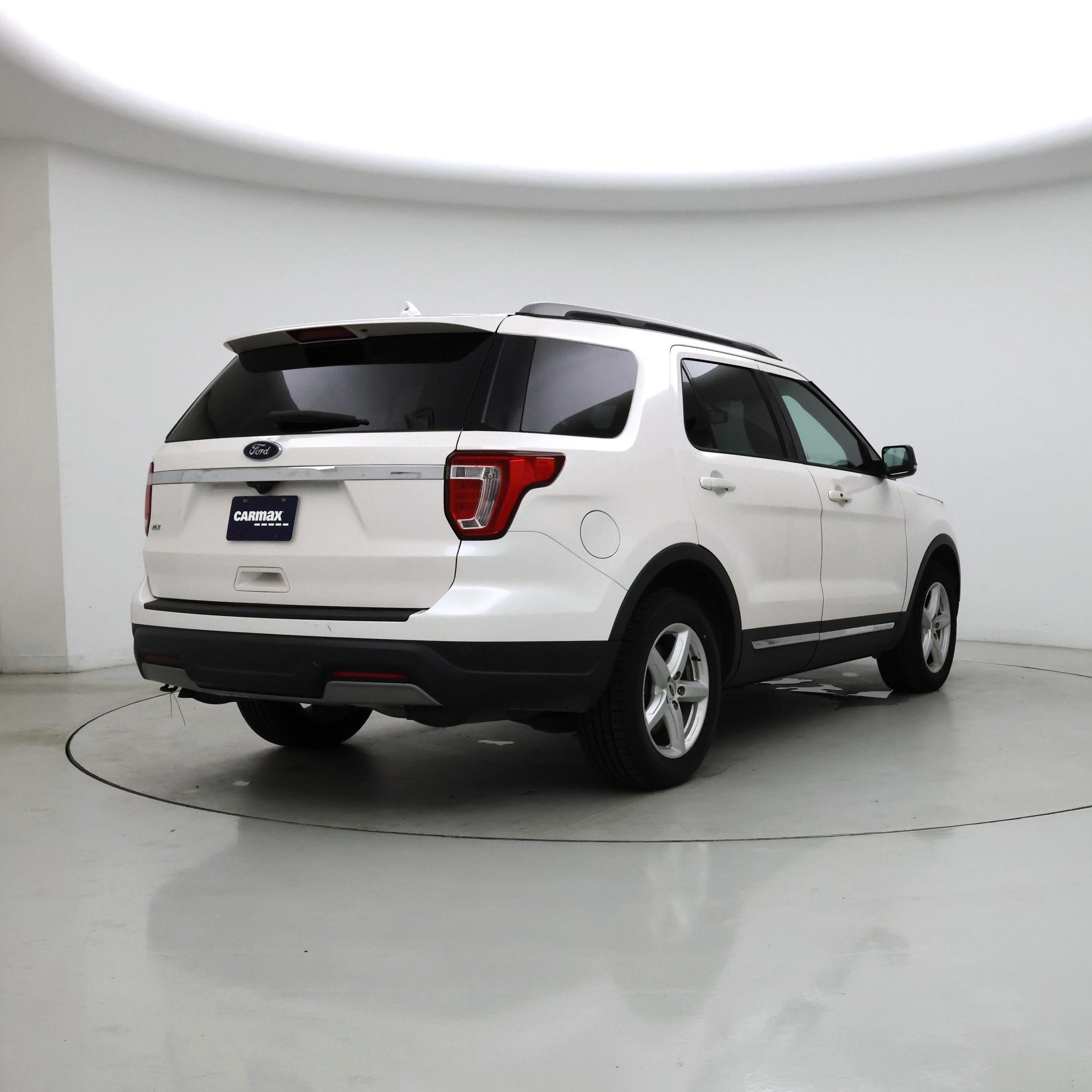 Thumbnail: 2019 Ford Explorer - 8