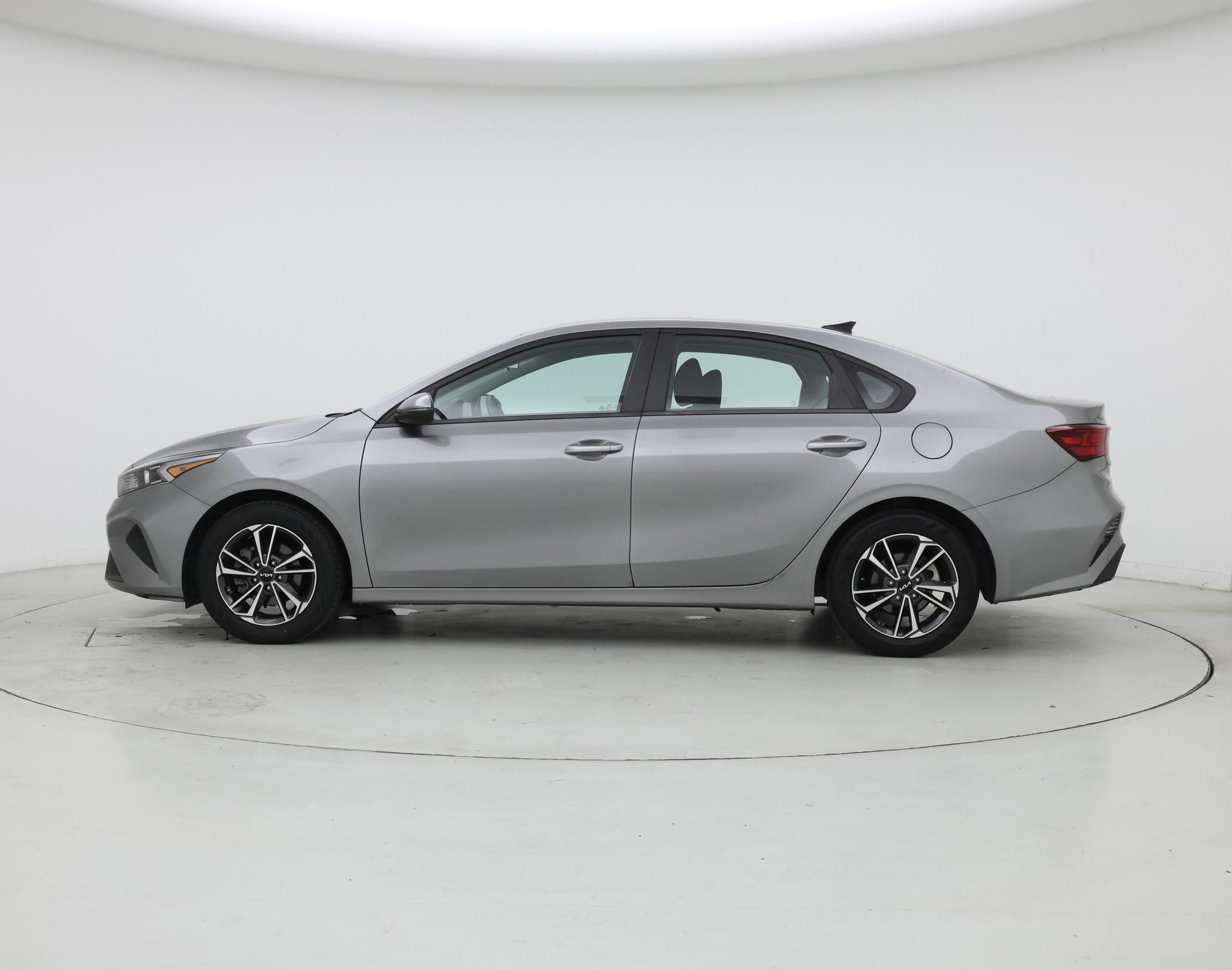 Thumbnail: 2022 Kia Forte - 3
