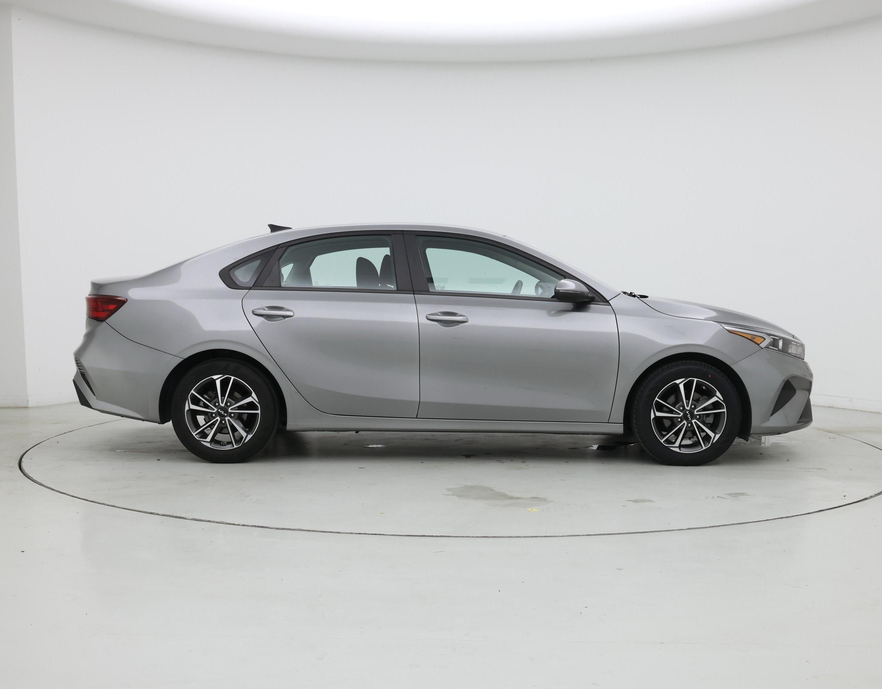 Thumbnail: 2022 Kia Forte - 7