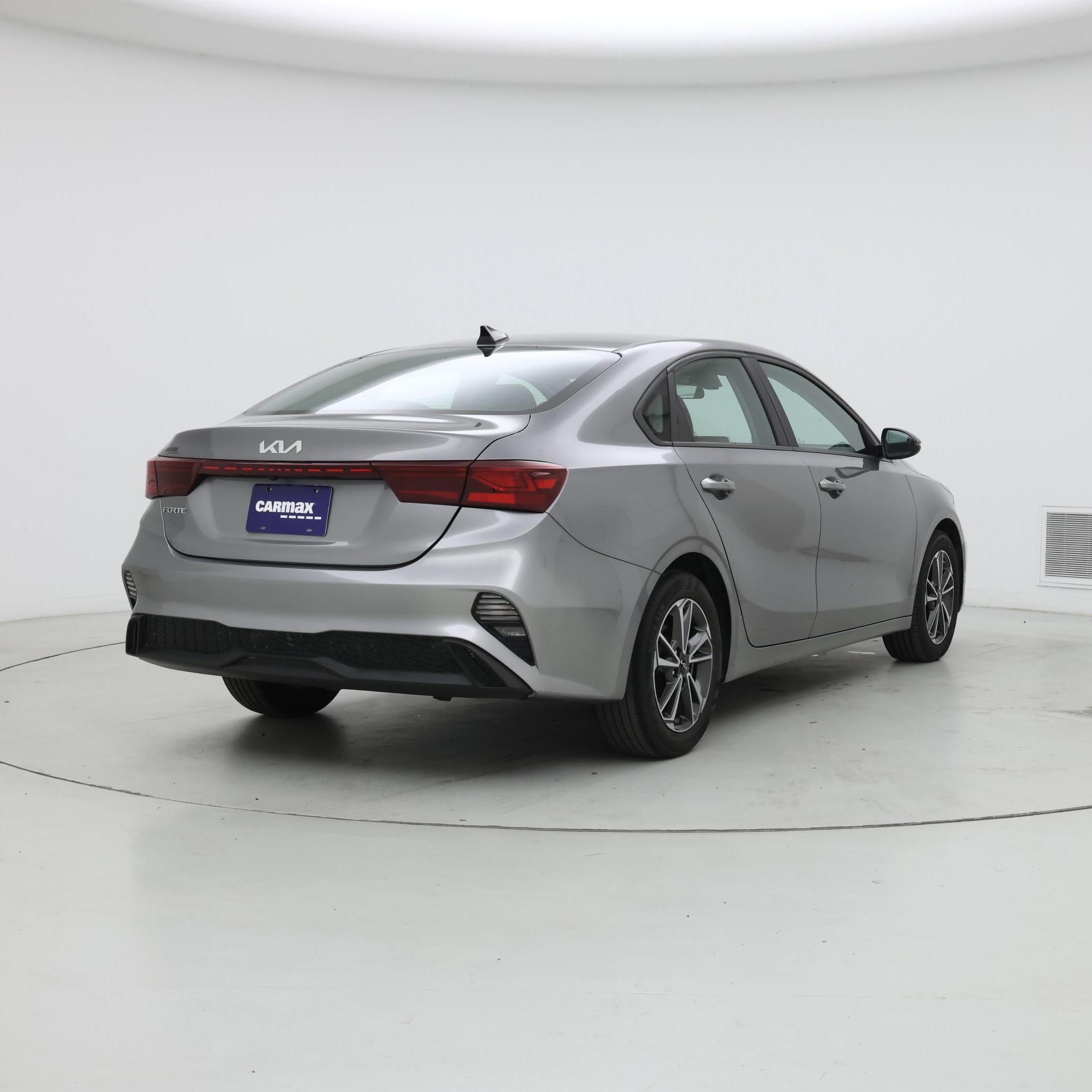 Thumbnail: 2022 Kia Forte - 8
