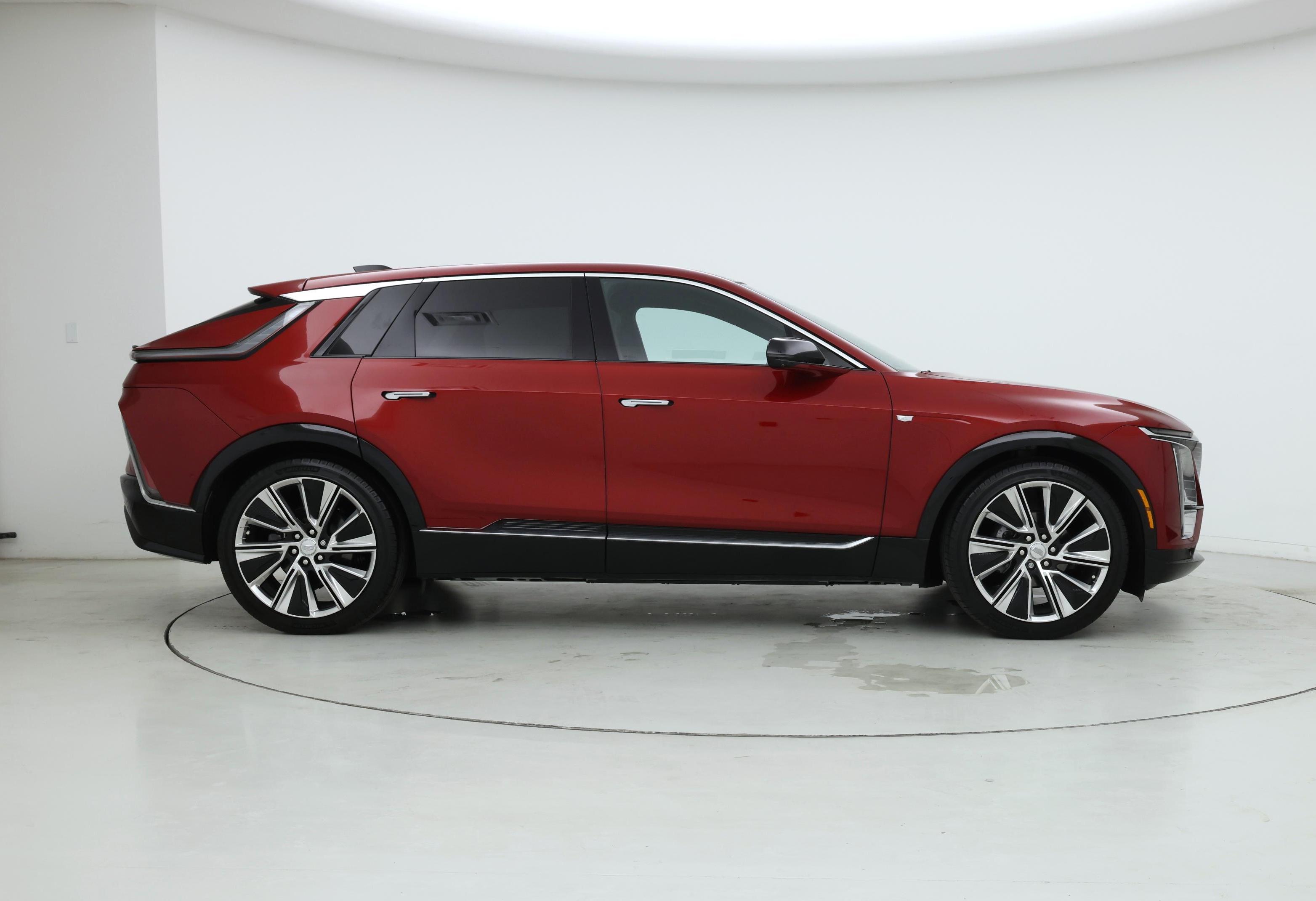 Thumbnail: 2024 Cadillac Lyriq - 7