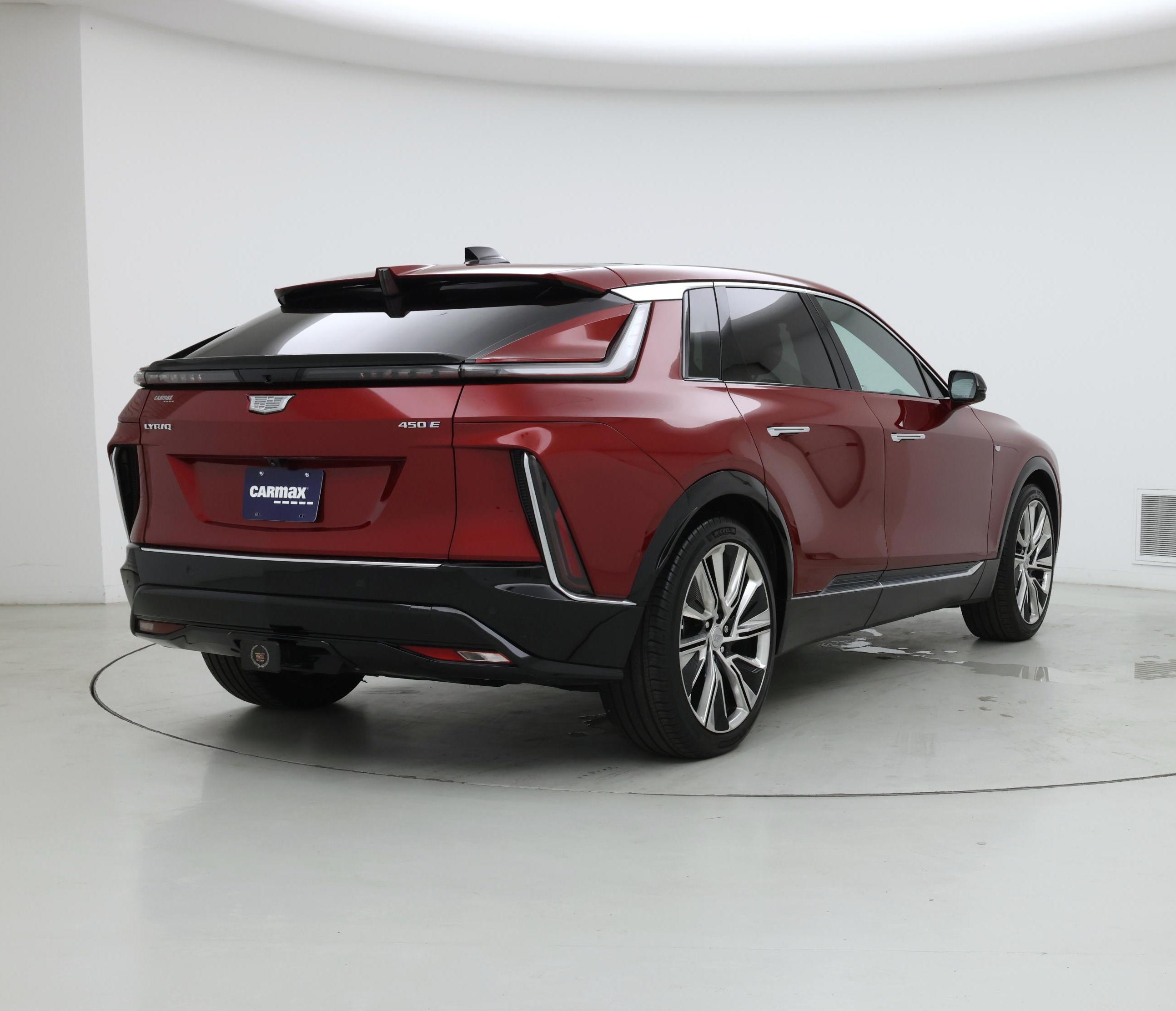 Thumbnail: 2024 Cadillac Lyriq - 8