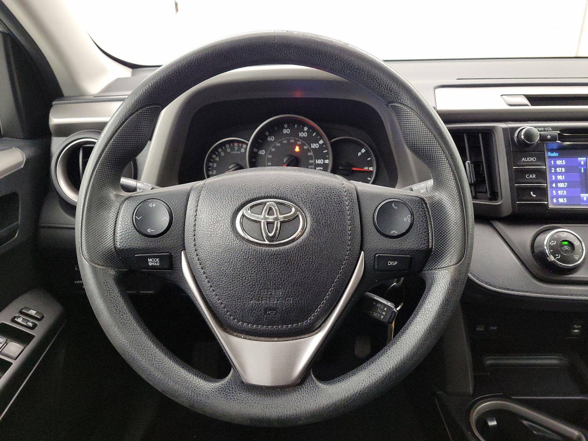 Thumbnail: 2016 Toyota RAV4 - 10