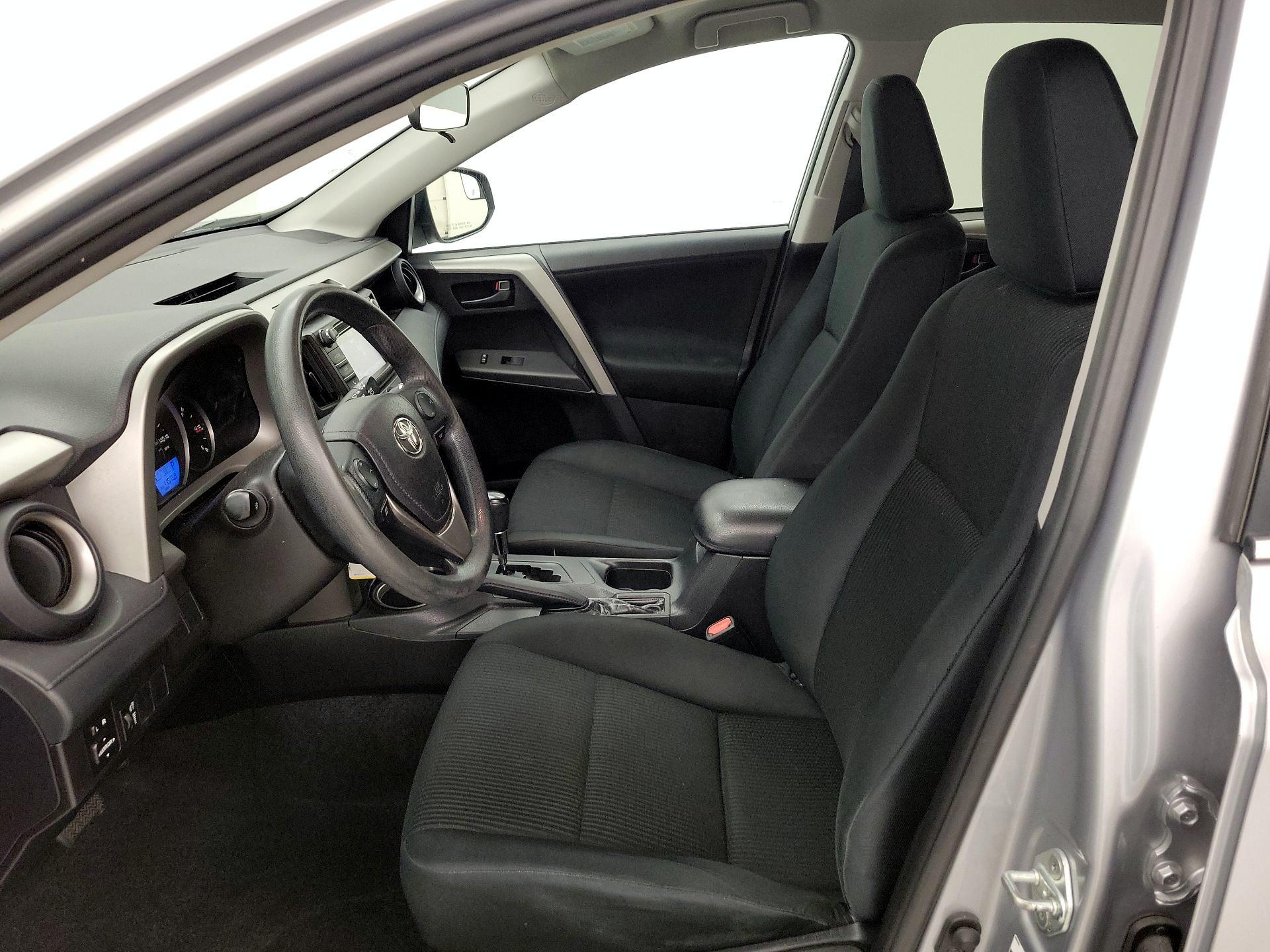 Thumbnail: 2016 Toyota RAV4 - 11