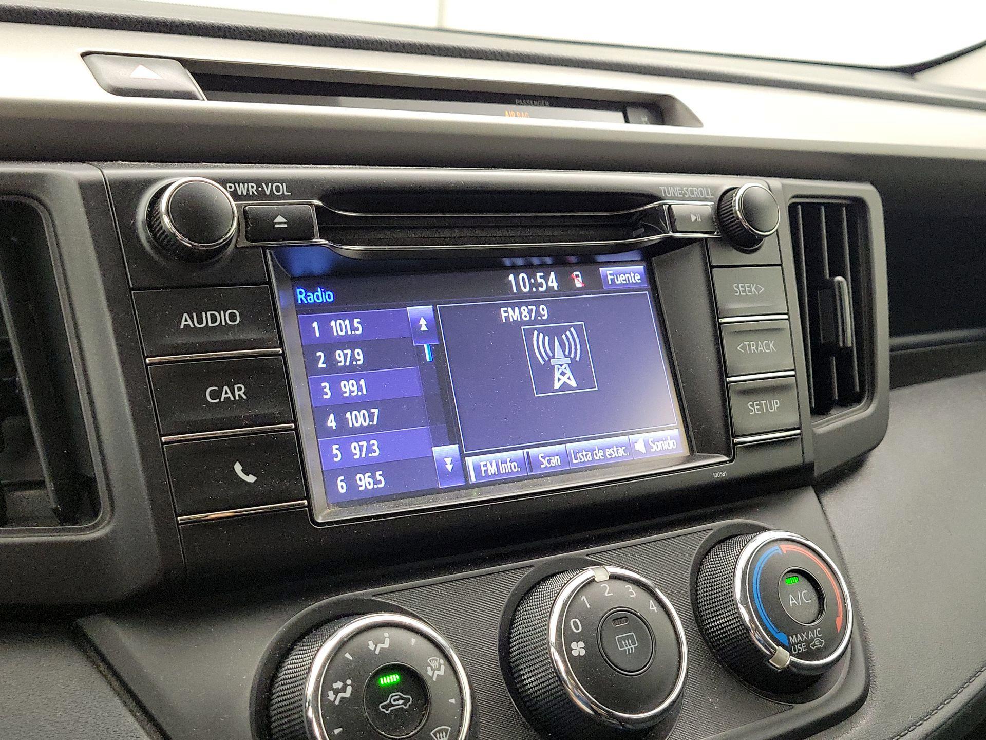 Thumbnail: 2016 Toyota RAV4 - 15