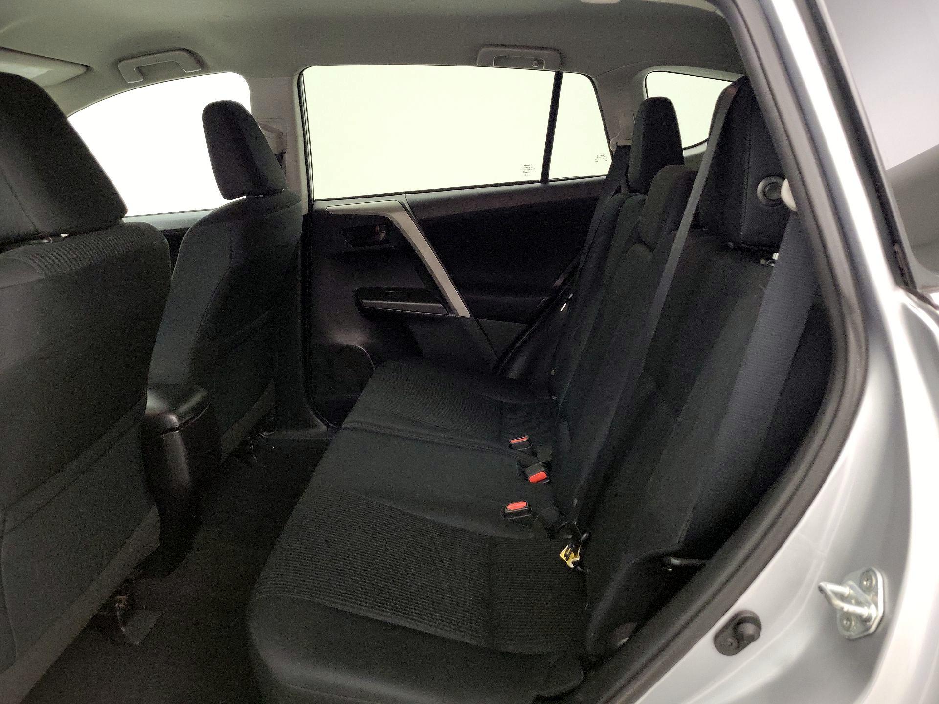 Thumbnail: 2016 Toyota RAV4 - 19