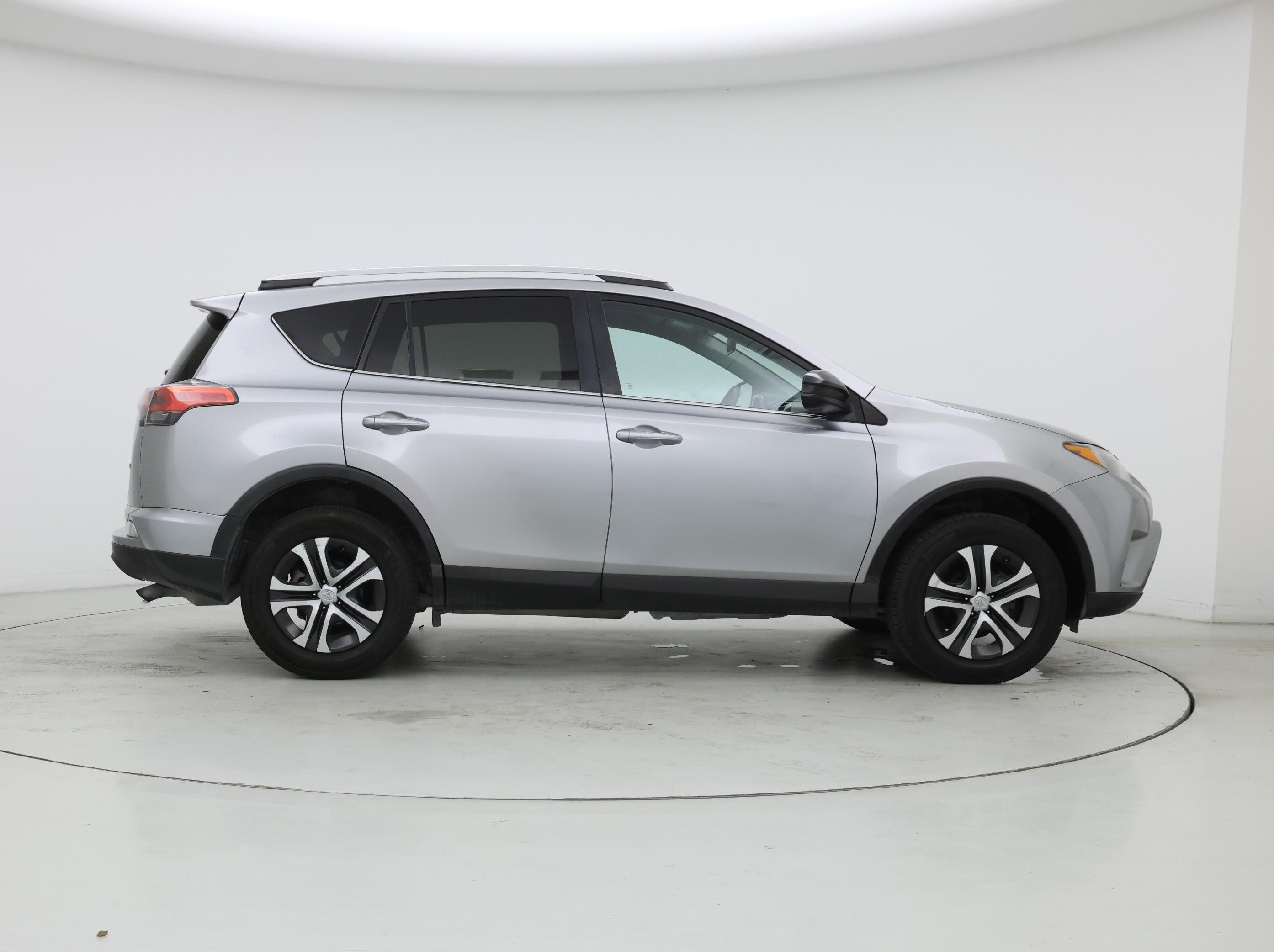 Thumbnail: 2016 Toyota RAV4 - 7