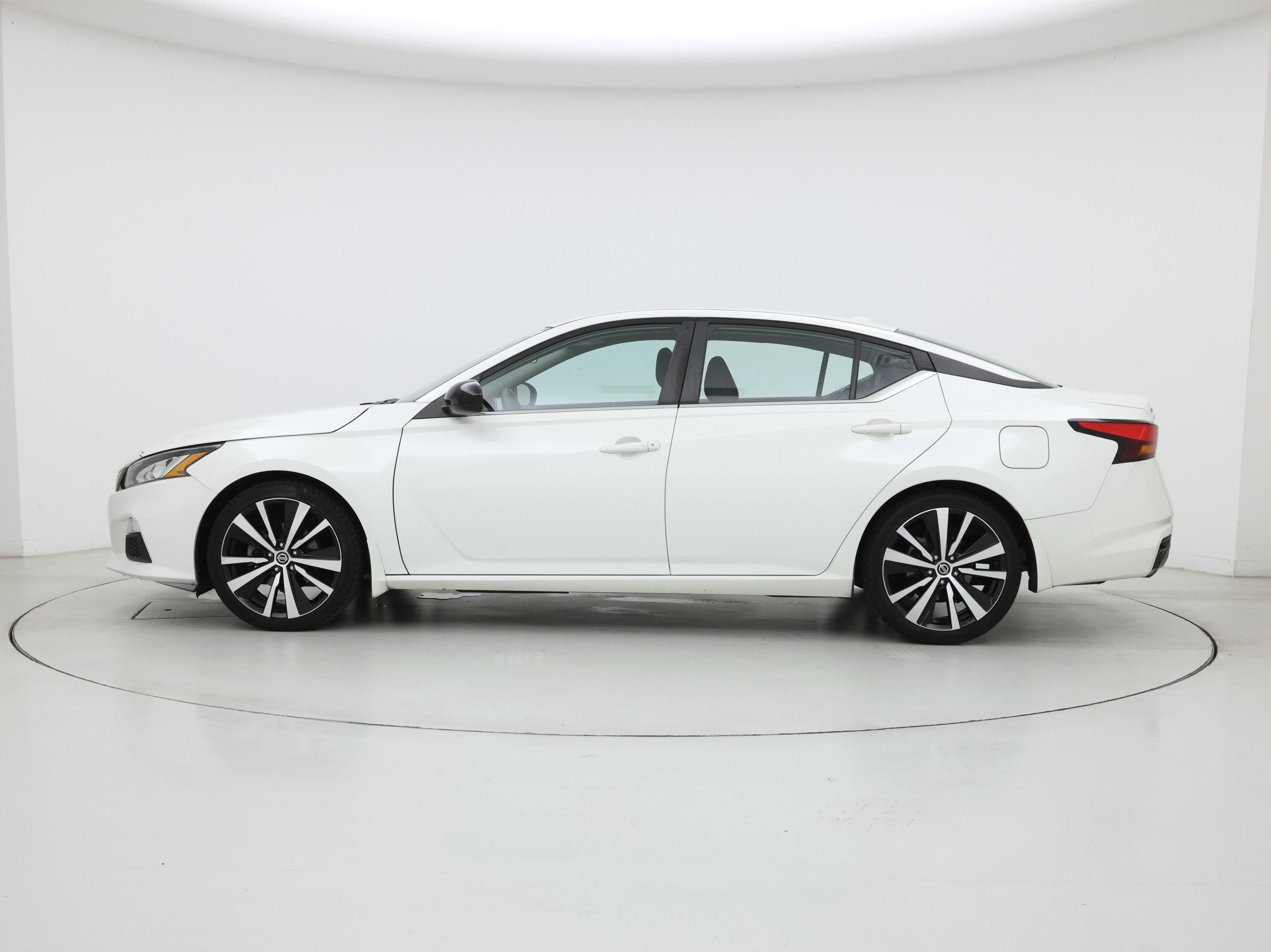 Thumbnail: 2020 Nissan Altima - 3