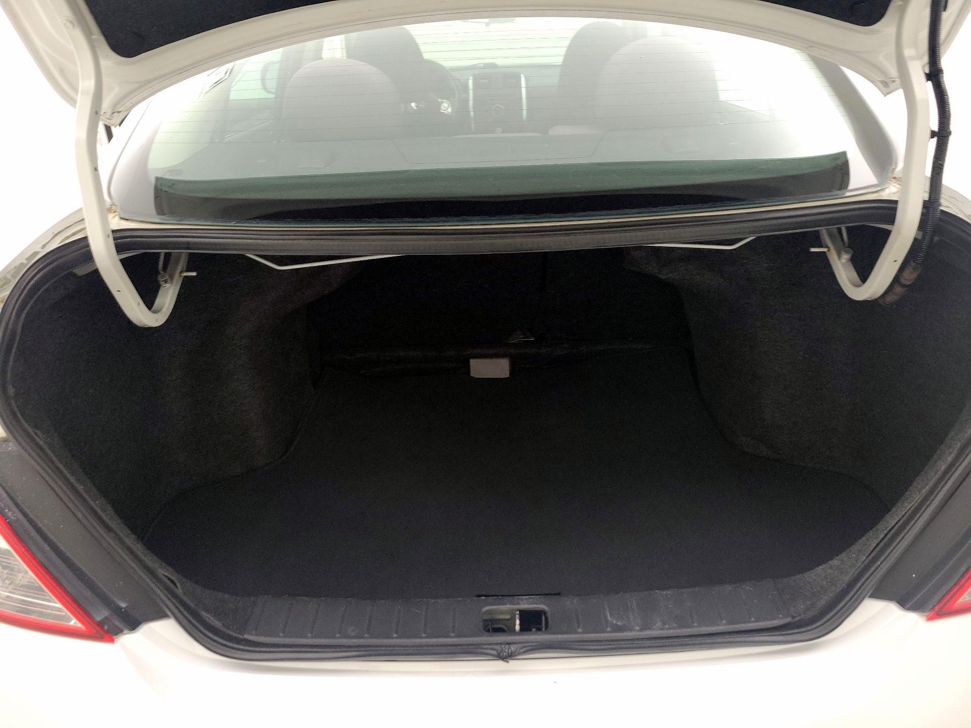 Thumbnail: 2014 Nissan Versa - 18