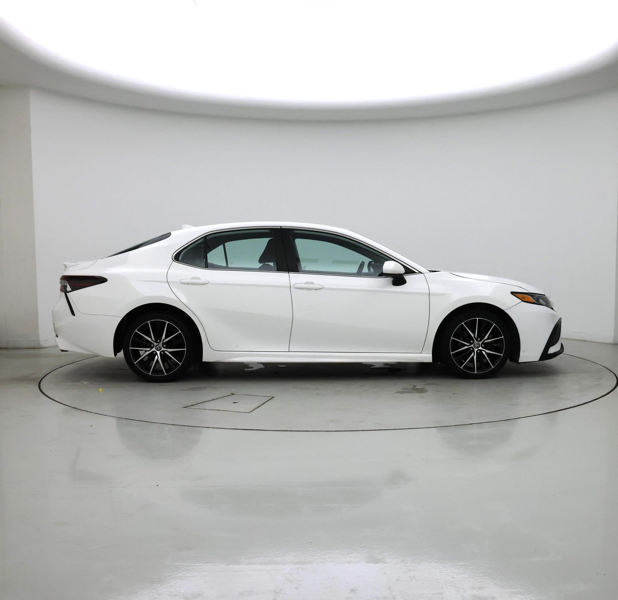 Thumbnail: 2021 Toyota Camry - 7