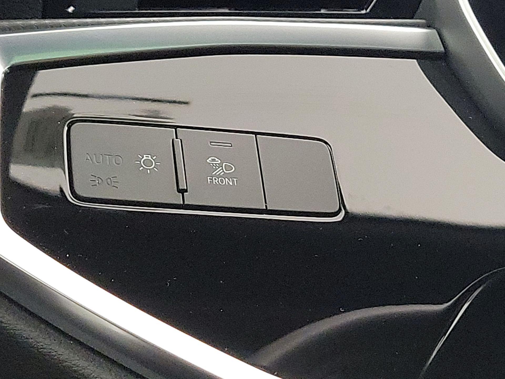 Thumbnail: 2023 Audi Q3 - 13
