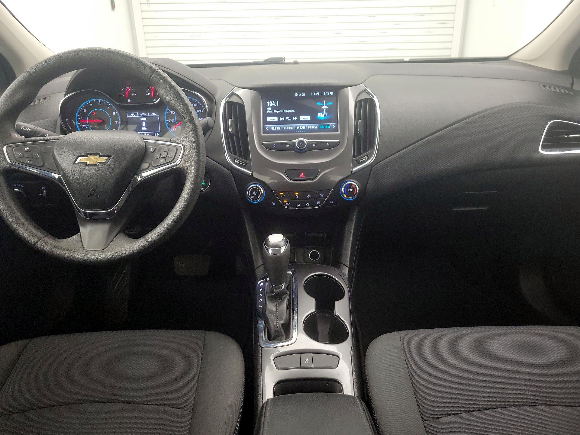 Thumbnail: 2017 Chevrolet Cruze - 9