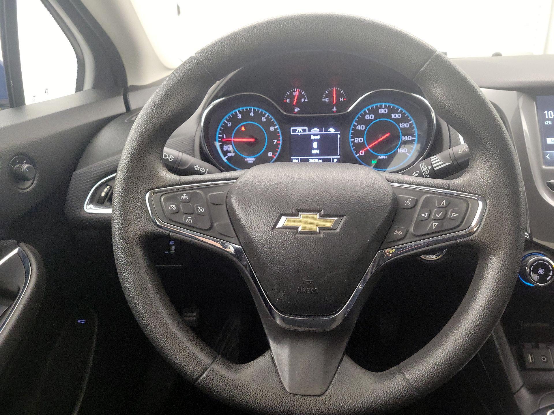 Thumbnail: 2017 Chevrolet Cruze - 10