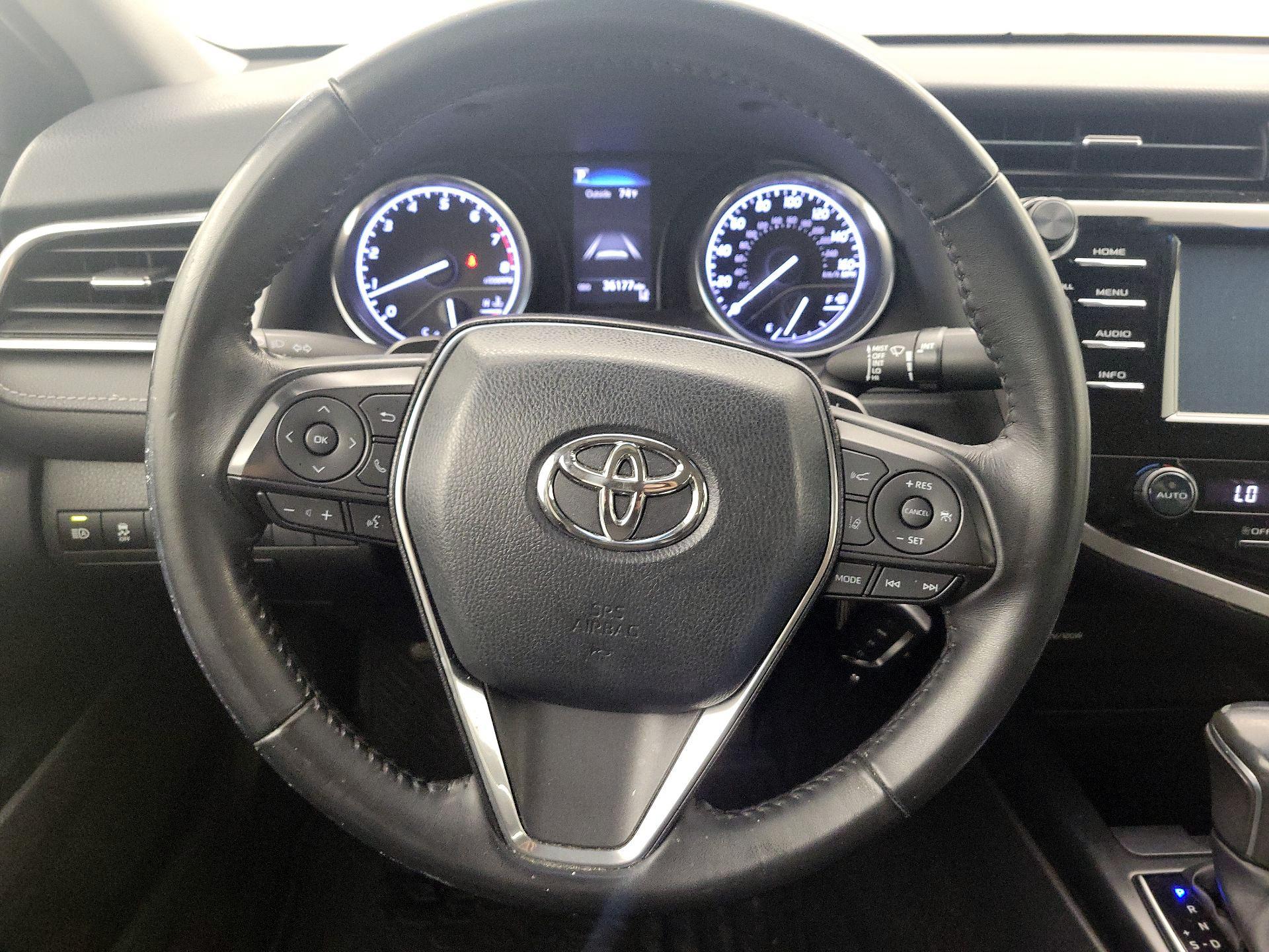 Thumbnail: 2018 Toyota Camry - 10