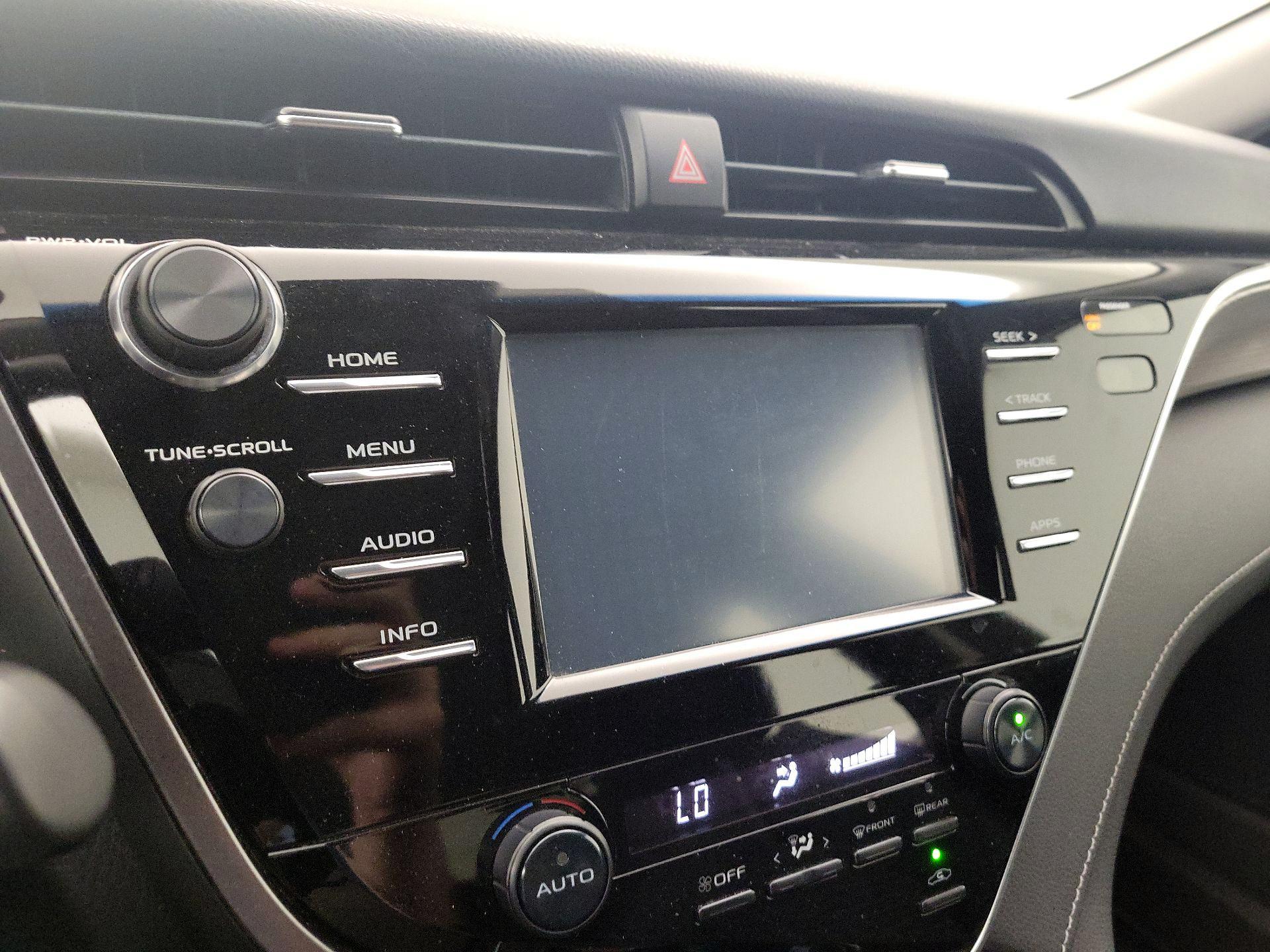 Thumbnail: 2018 Toyota Camry - 15